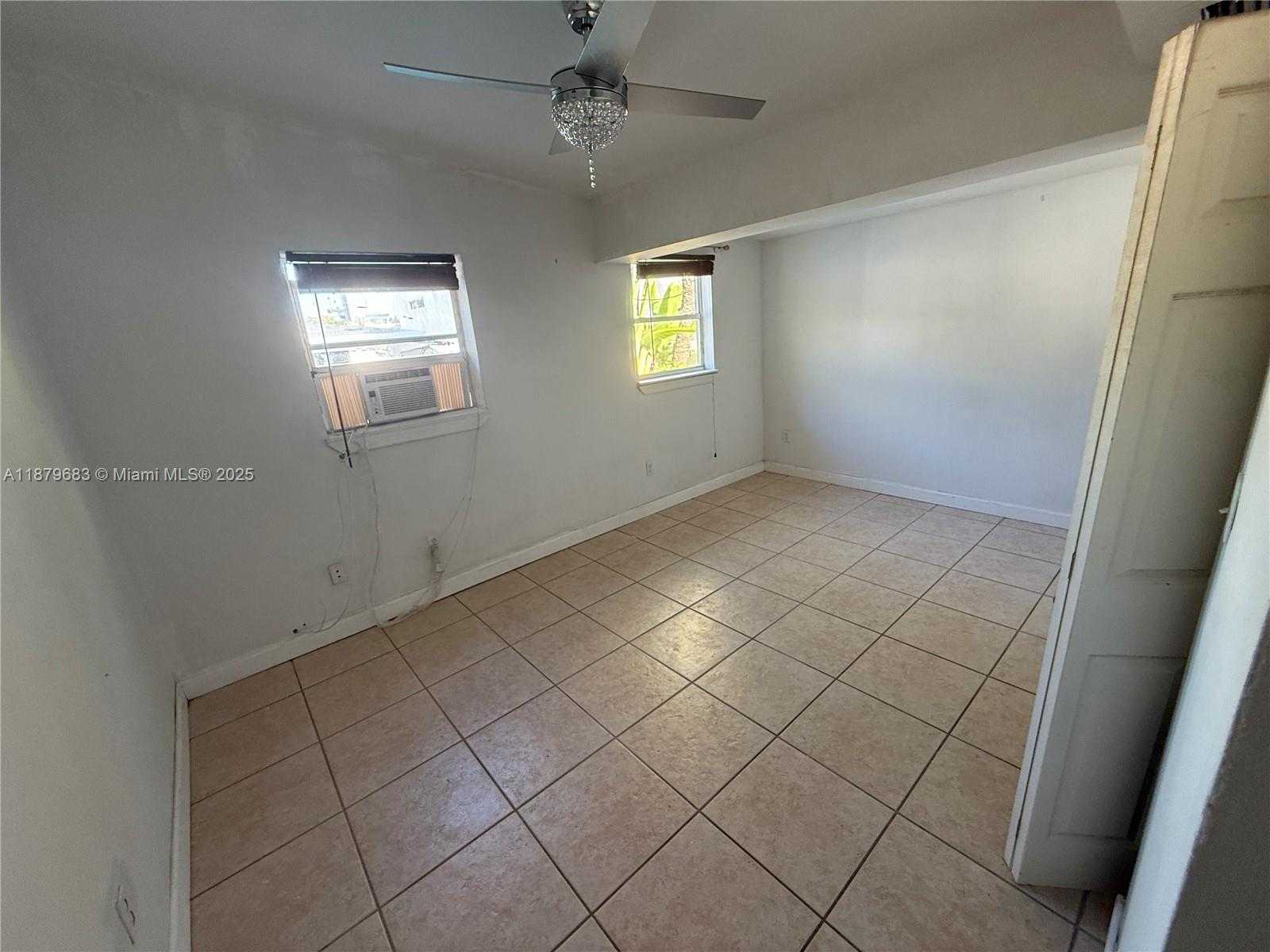 Small Image of 691 NORTH WEST 7TH ST RD, Miami Number 42