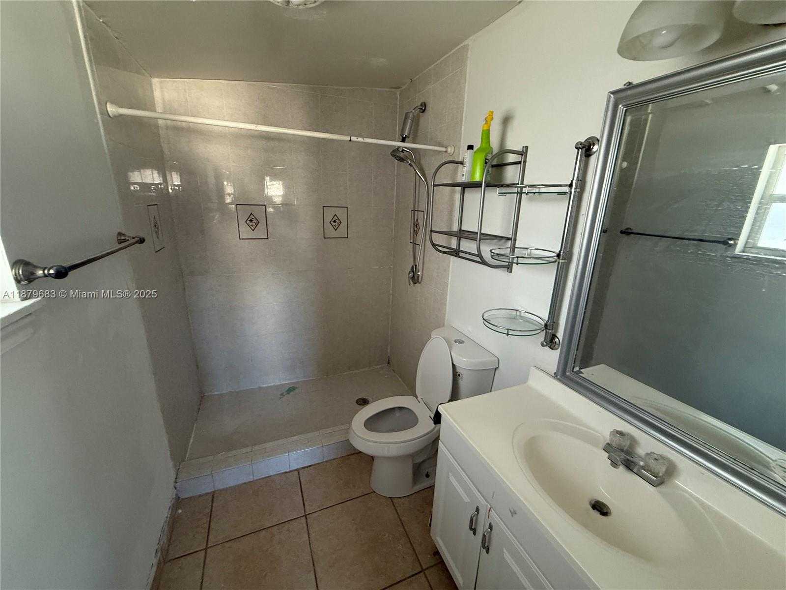 Small Image of 691 NORTH WEST 7TH ST RD, Miami Number 43