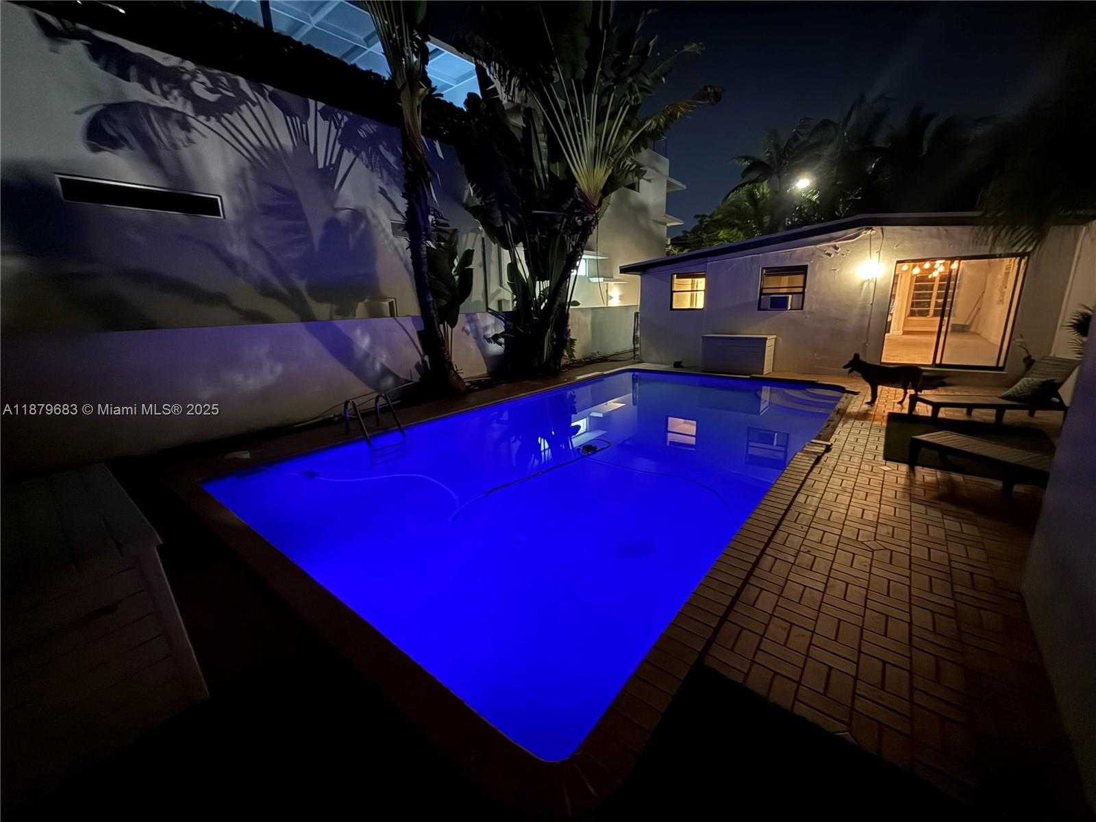 Small Image of 691 NORTH WEST 7TH ST RD, Miami Number 46