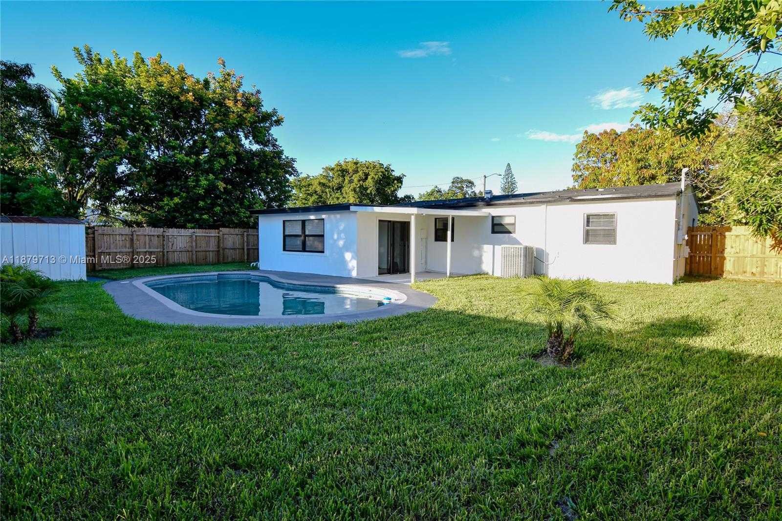 Small Image of 413 SOUTH WEST 22ND TER, Fort Lauderdale Number 2