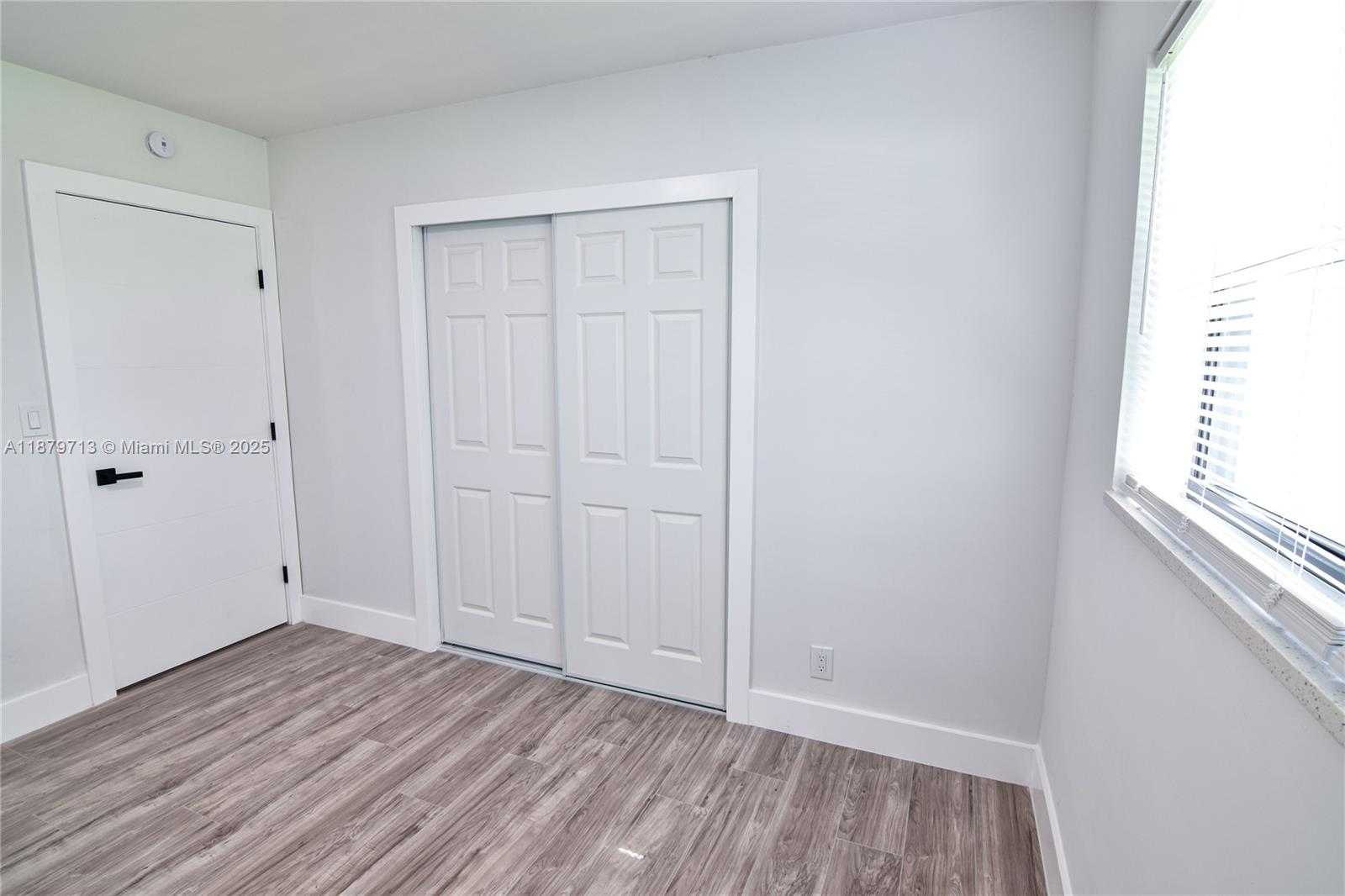 Small Image of 413 SOUTH WEST 22ND TER, Fort Lauderdale Number 30