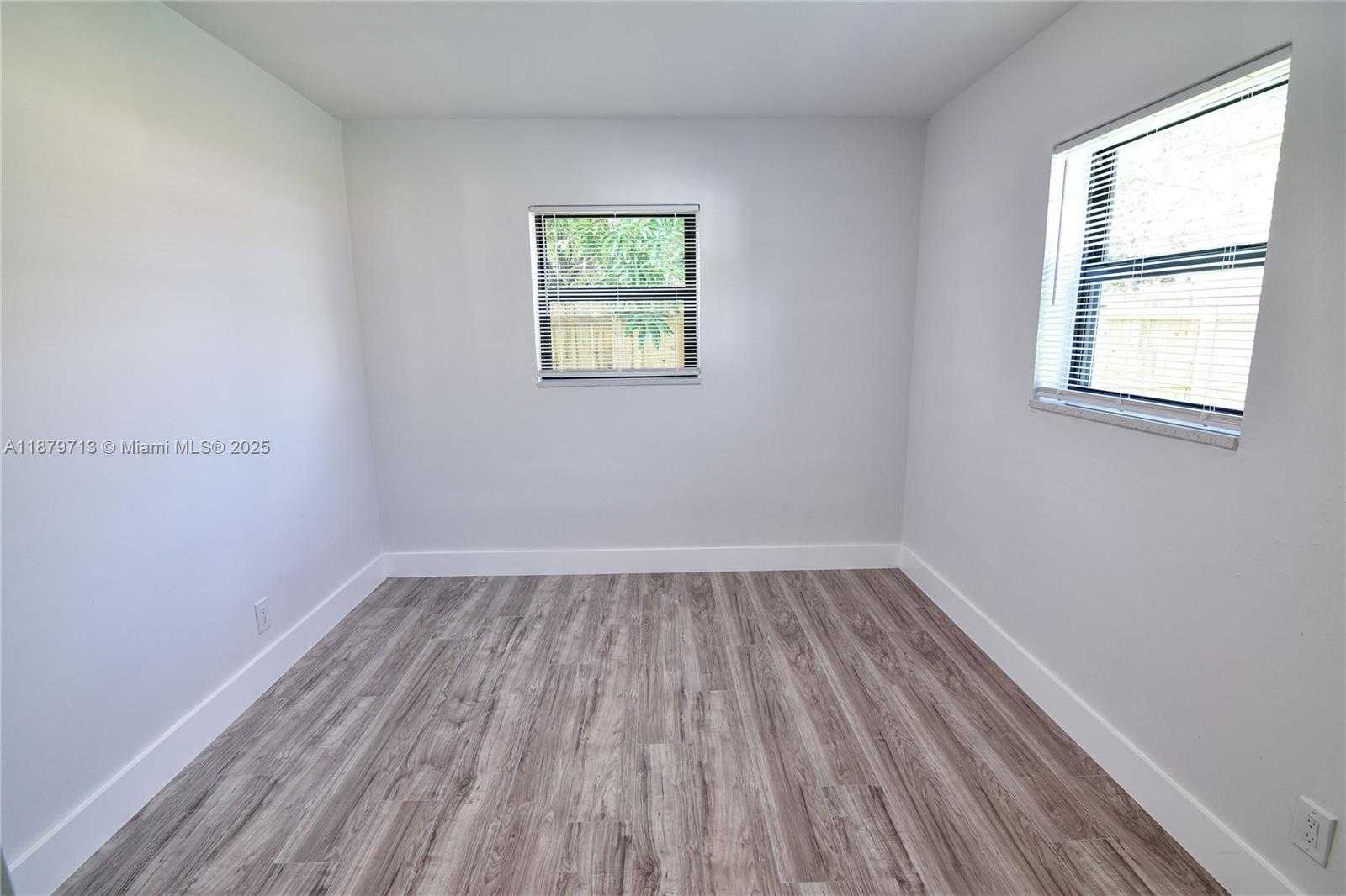 Small Image of 413 SOUTH WEST 22ND TER, Fort Lauderdale Number 35