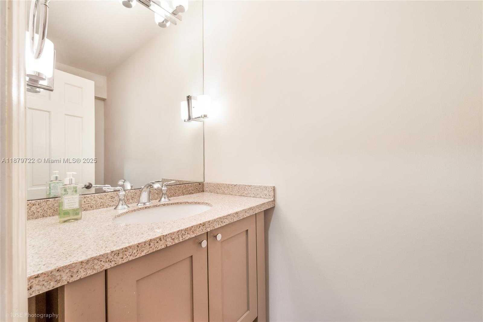 Small Image of 1265 SOUTH ALHAMBRA CIR, Coral Gables Number 10