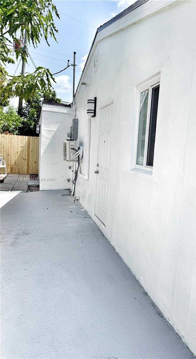 Small Image of 7031 SOUTH WEST 27TH CT, Miramar Number 22