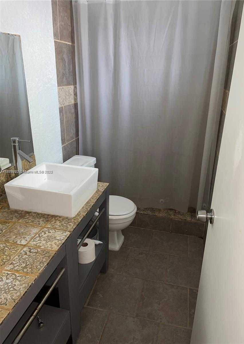 Small Image of 2755 NORTH EAST 207TH ST, Aventura Number 3
