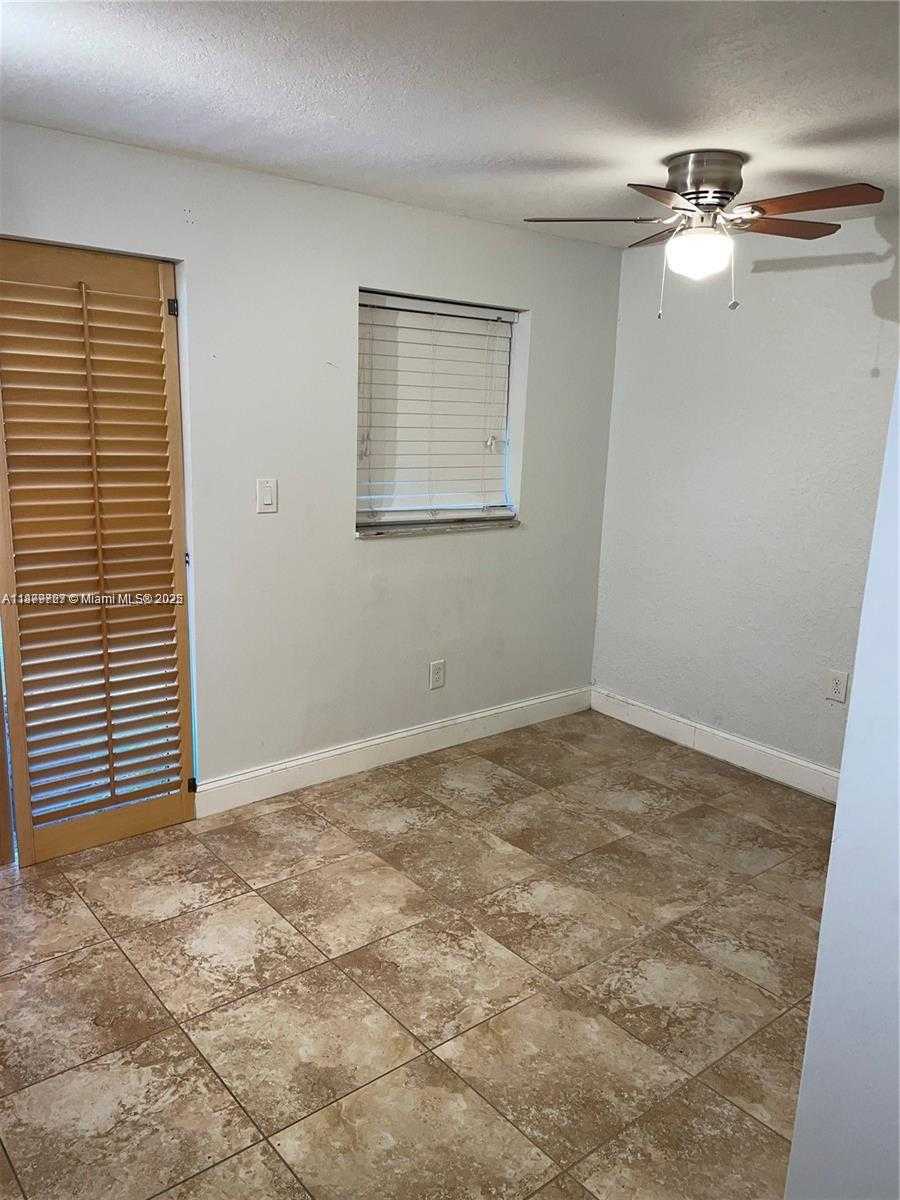 Small Image of 2755 NORTH EAST 207TH ST, Aventura Number 7