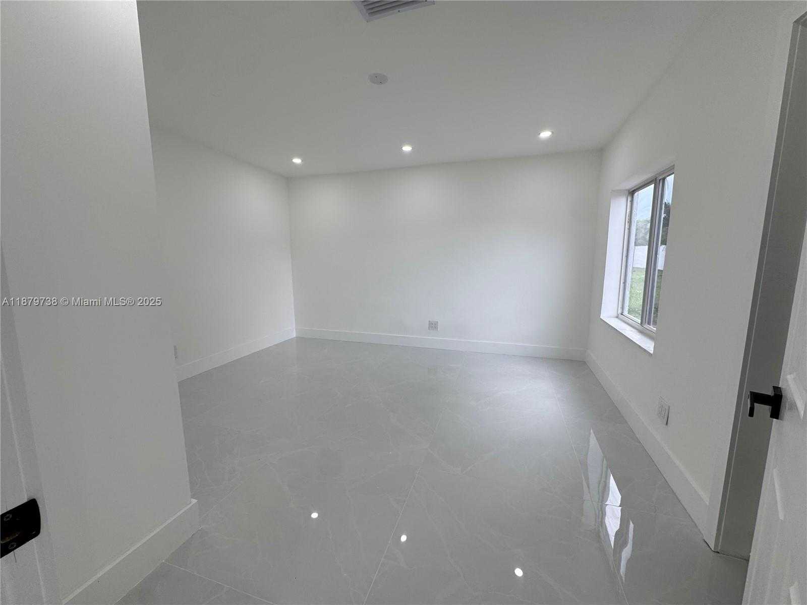 Small Image of 2530 NORTH WEST 204TH ST, Miami Gardens Number 12