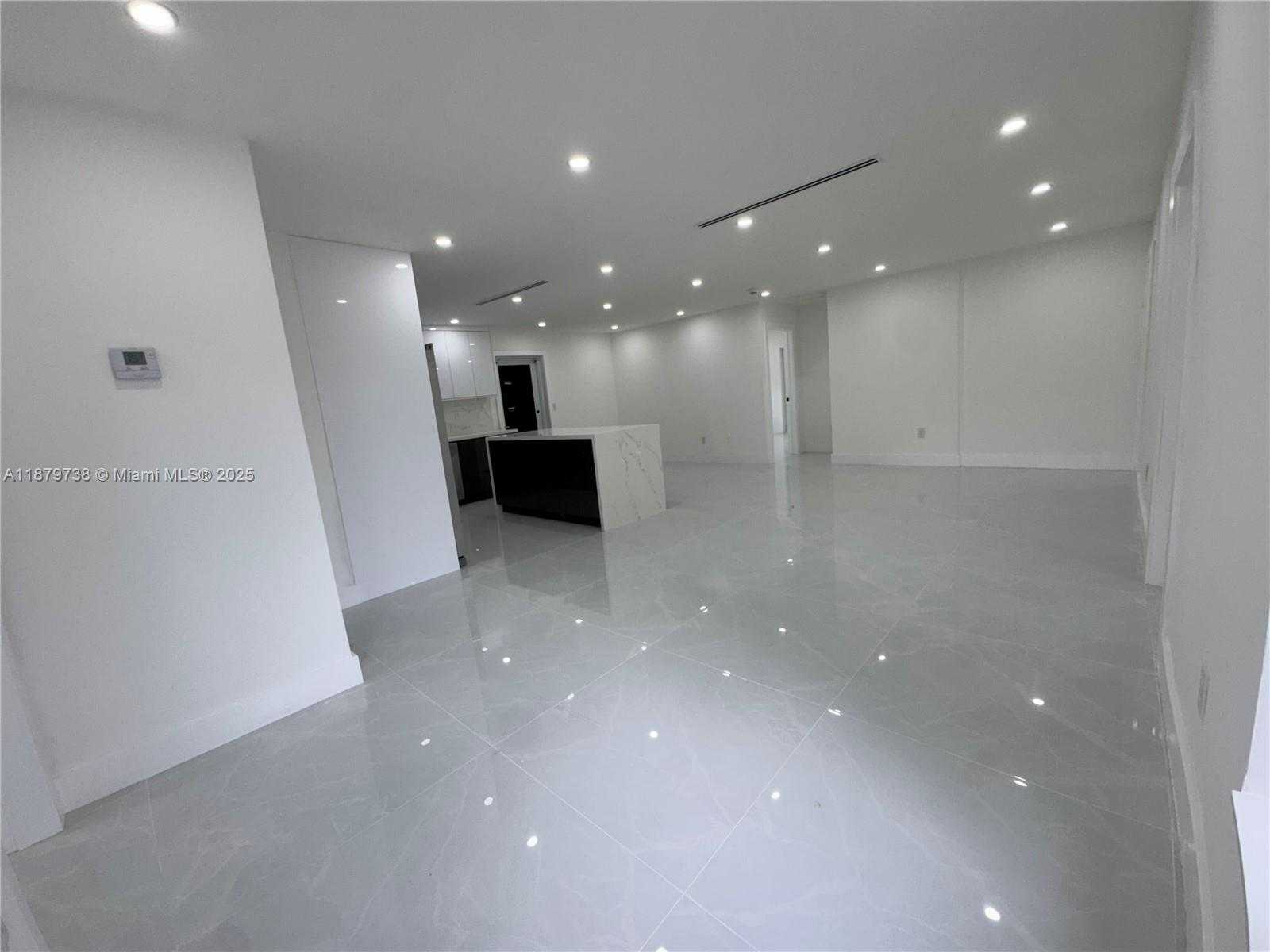 Small Image of 2530 NORTH WEST 204TH ST, Miami Gardens Number 2