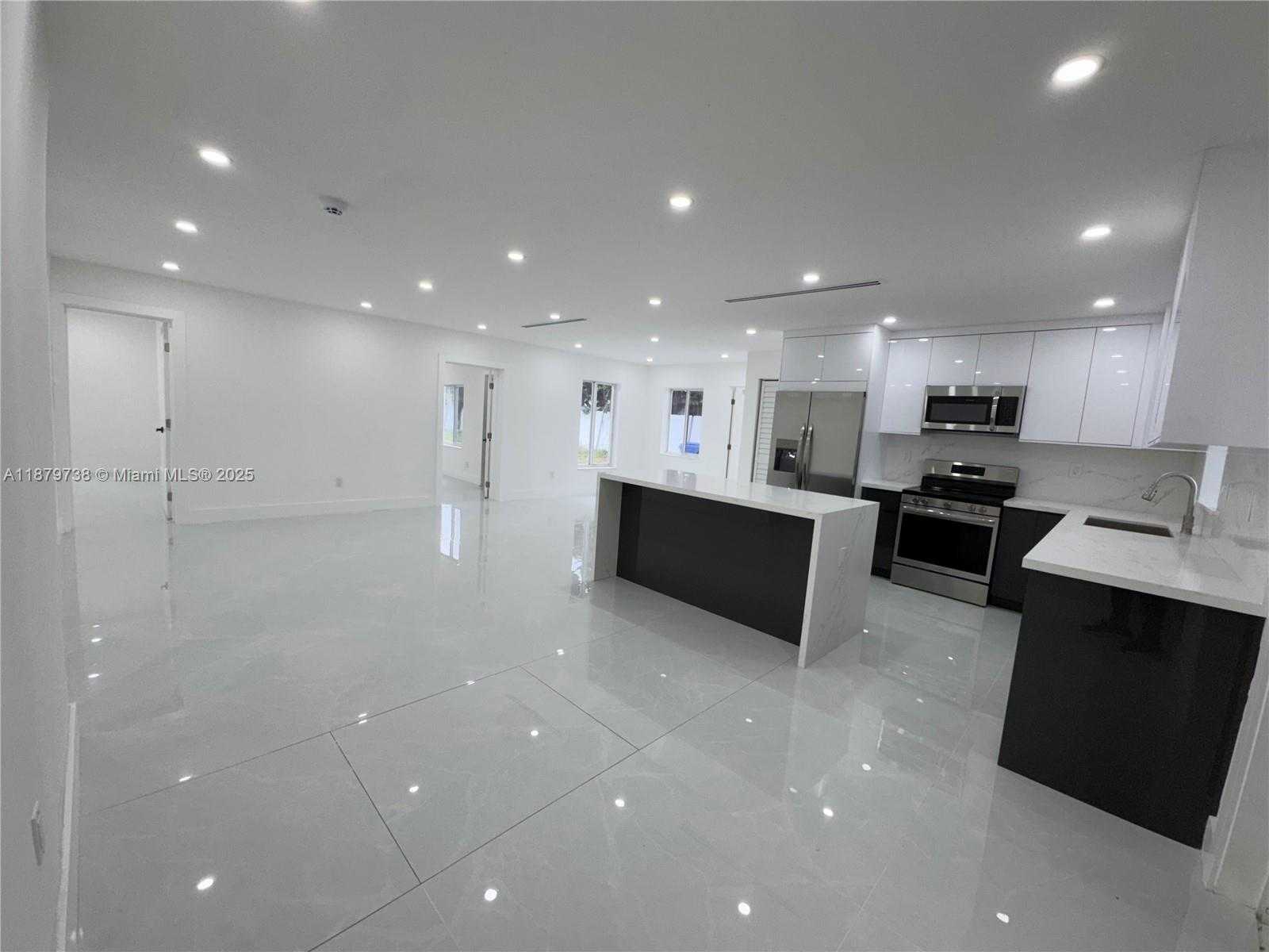 Small Image of 2530 NORTH WEST 204TH ST, Miami Gardens Number 3