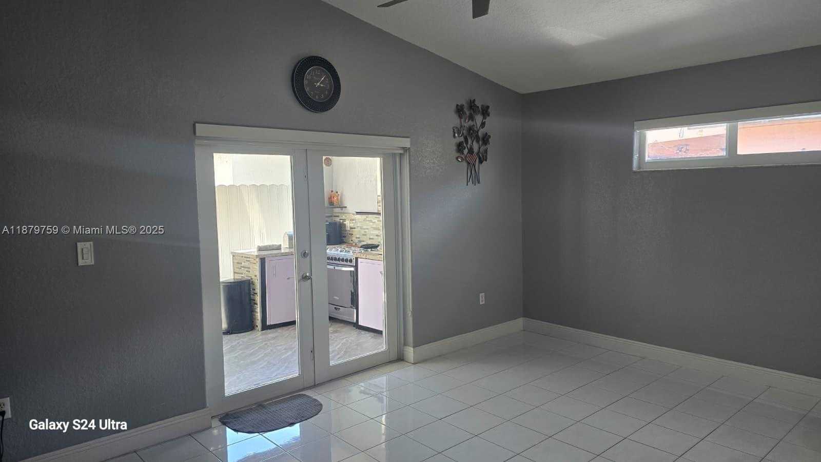 Small Image of 3240 WEST 76TH PL, Hialeah Number 11