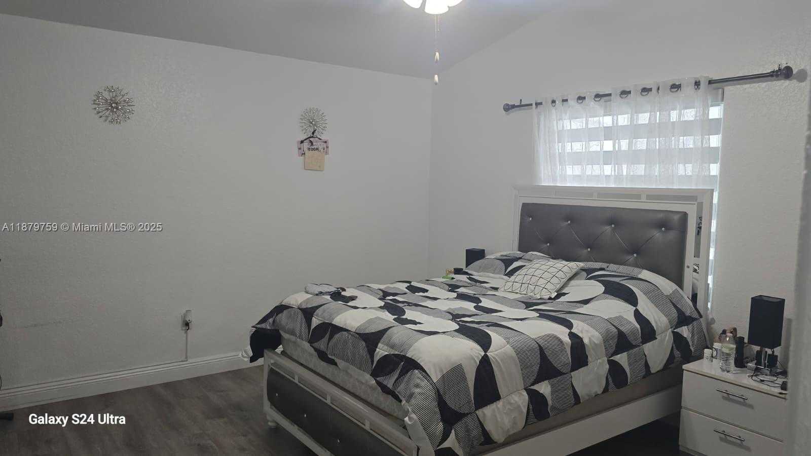 Small Image of 3240 WEST 76TH PL, Hialeah Number 16