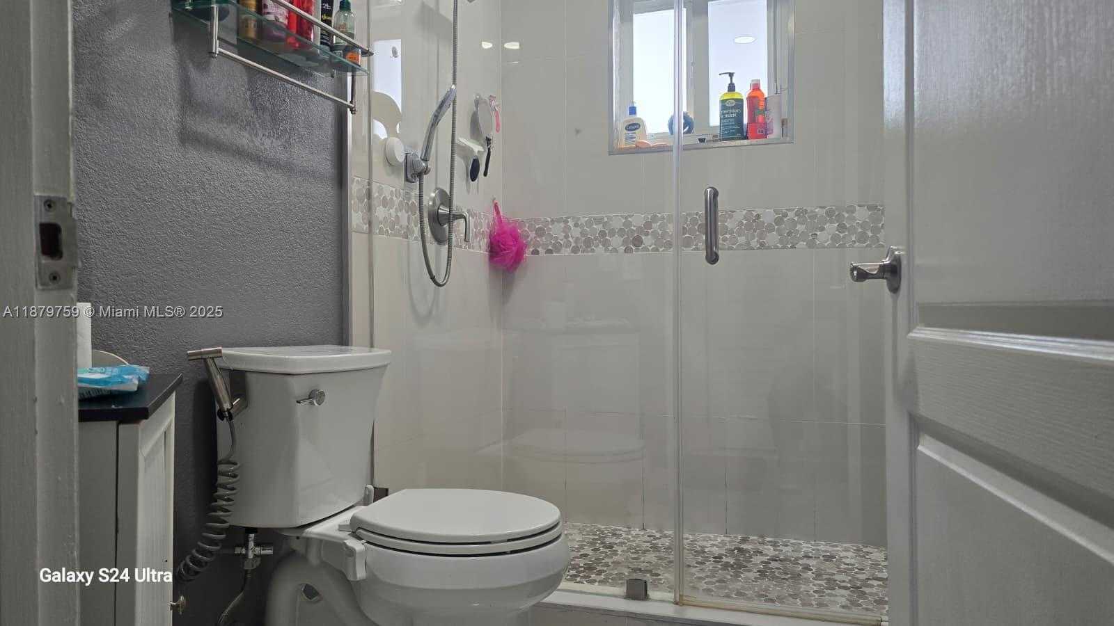 Small Image of 3240 WEST 76TH PL, Hialeah Number 18