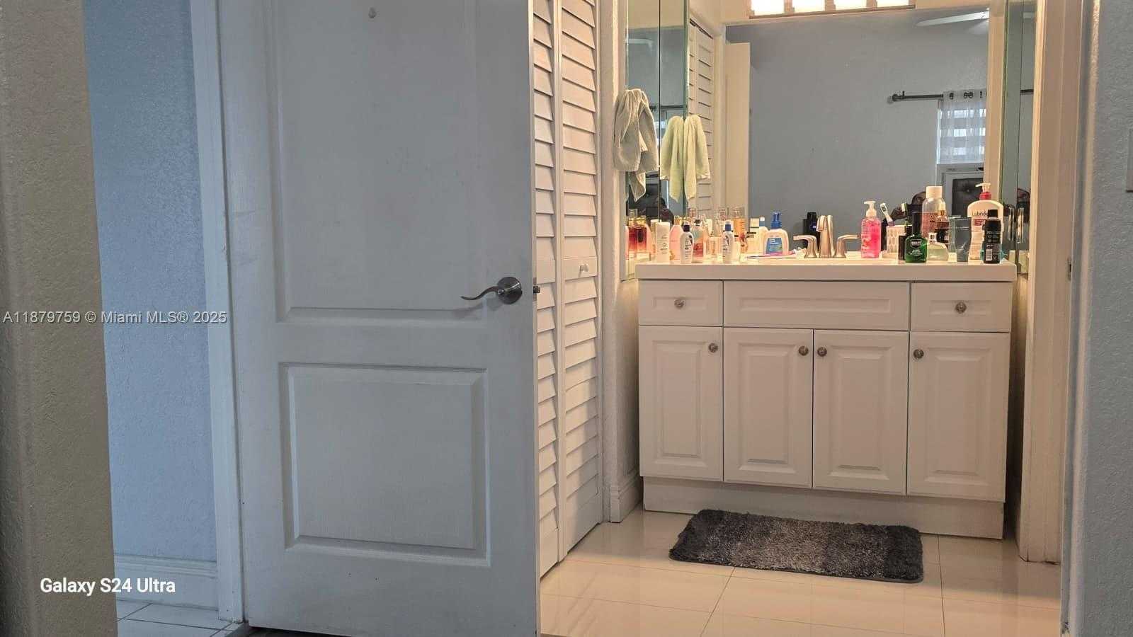 Small Image of 3240 WEST 76TH PL, Hialeah Number 19