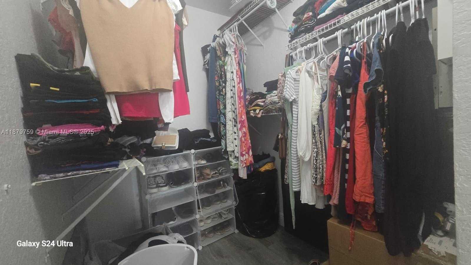 Small Image of 3240 WEST 76TH PL, Hialeah Number 20
