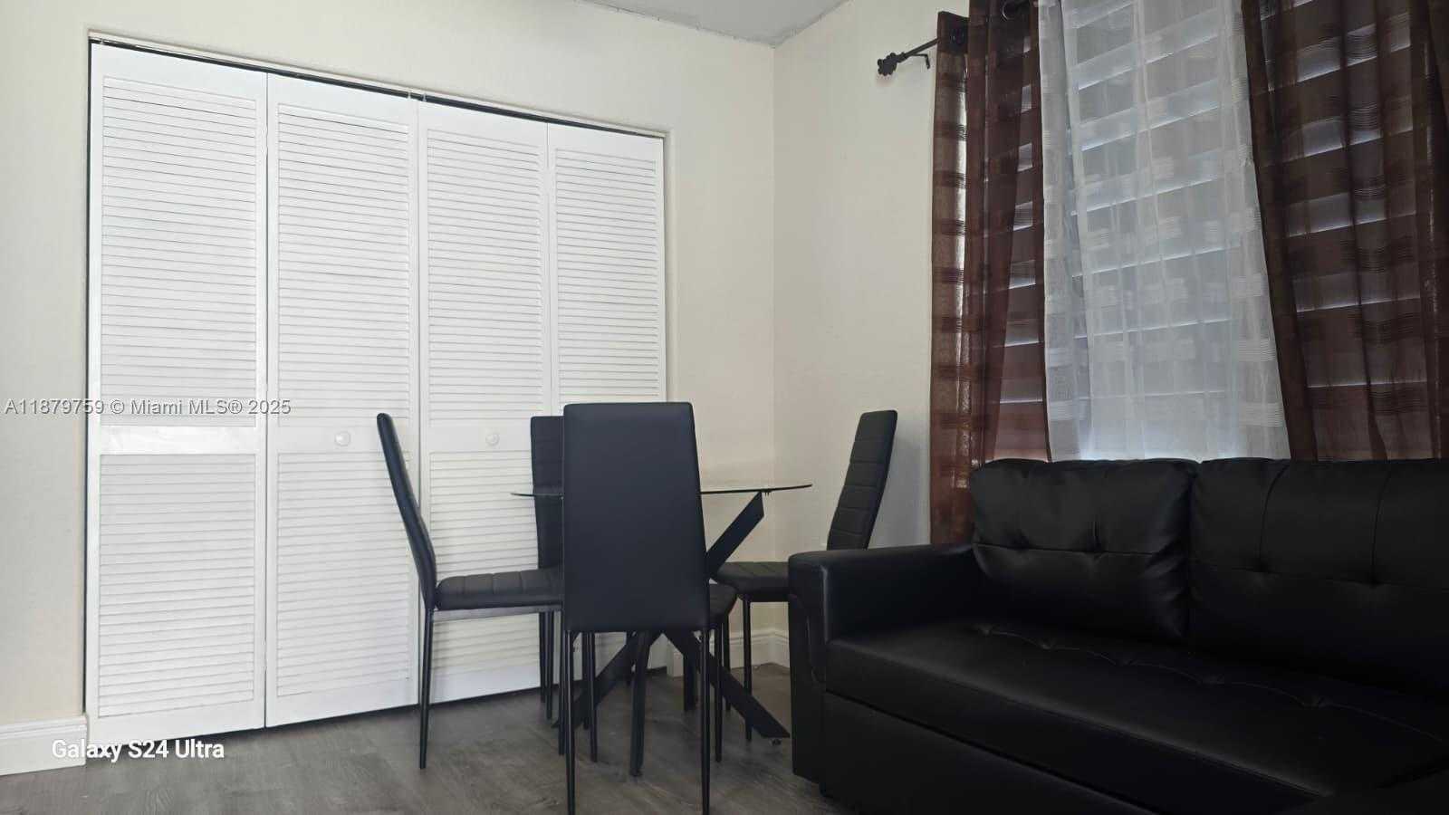 Small Image of 3240 WEST 76TH PL, Hialeah Number 22