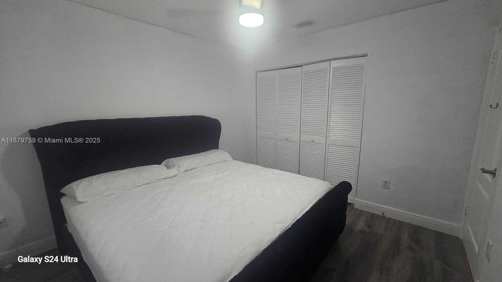 Small Image of 3240 WEST 76TH PL, Hialeah Number 25