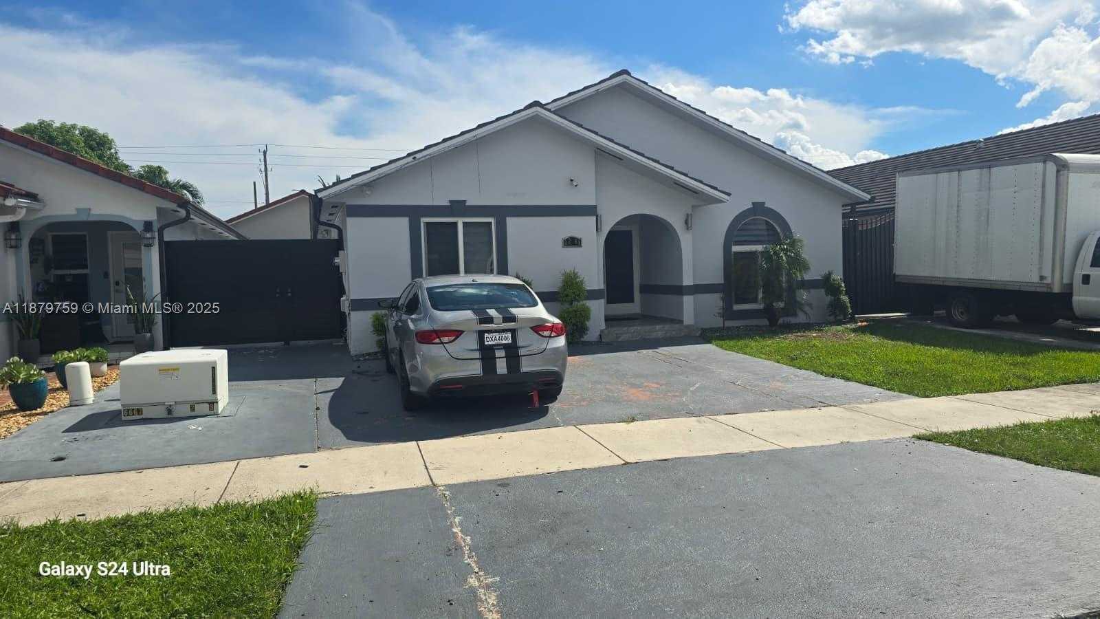 Small Image of 3240 WEST 76TH PL, Hialeah Number 3
