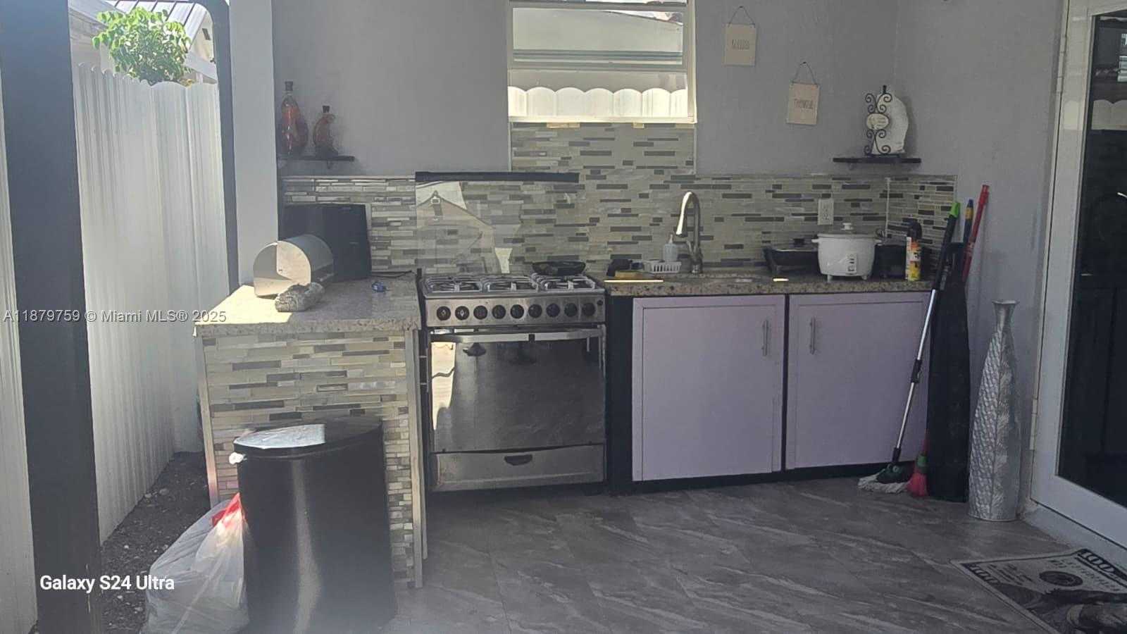 Small Image of 3240 WEST 76TH PL, Hialeah Number 31
