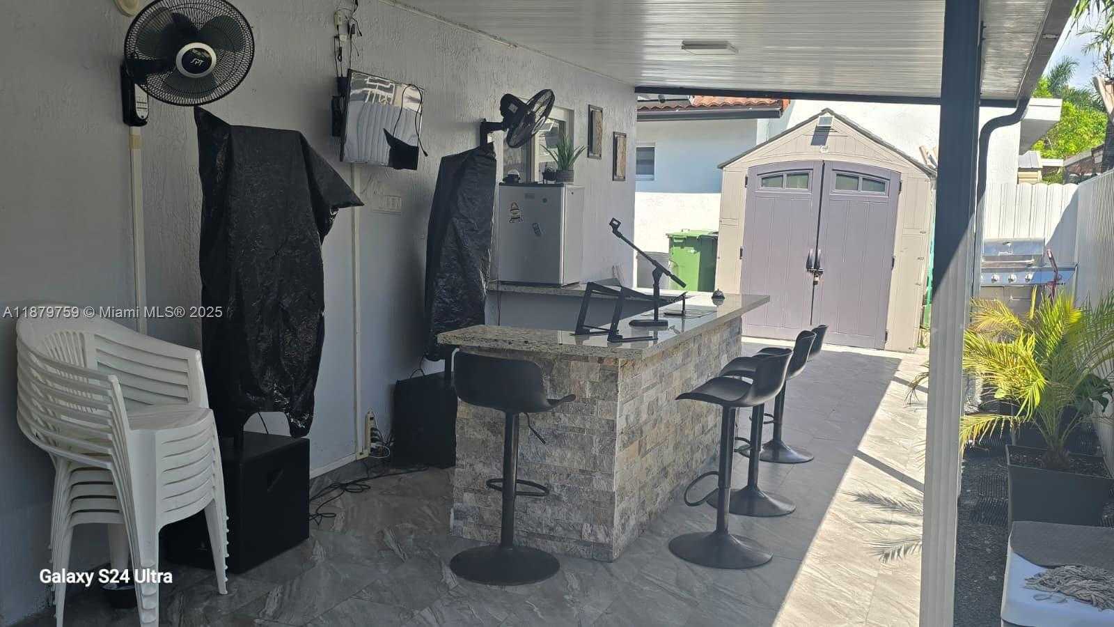 Small Image of 3240 WEST 76TH PL, Hialeah Number 32