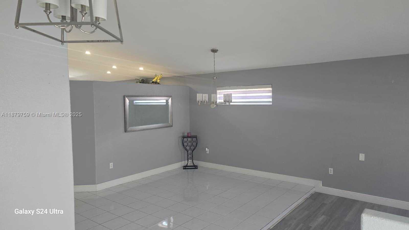 Small Image of 3240 WEST 76TH PL, Hialeah Number 6