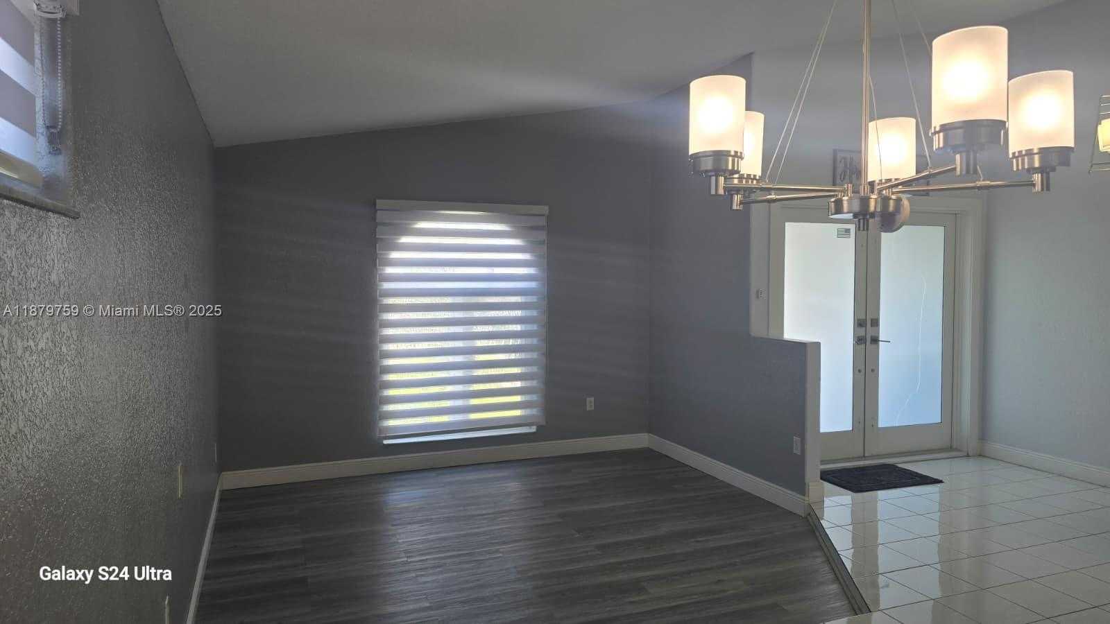 Small Image of 3240 WEST 76TH PL, Hialeah Number 7