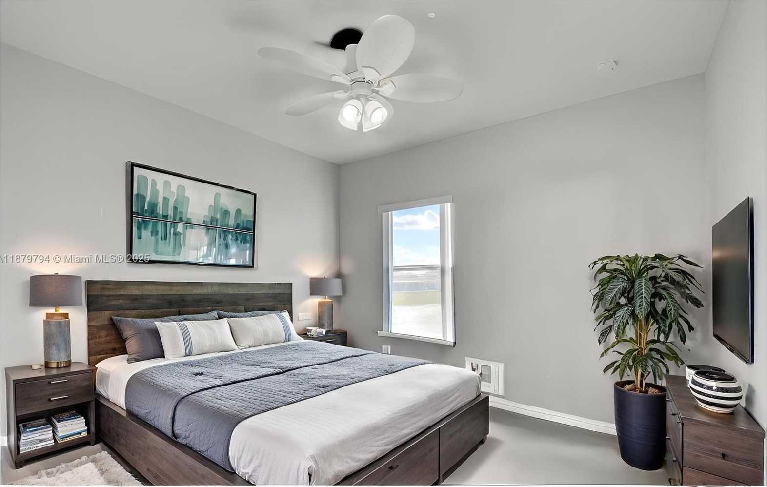 Small Image of 1422 SILK OAK DR, Hollywood Number 16