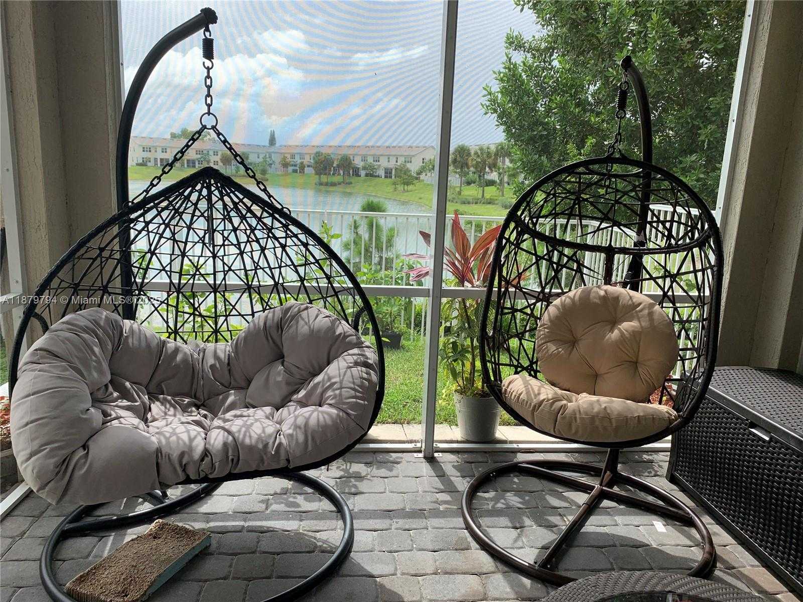Small Image of 1422 SILK OAK DR, Hollywood Number 19