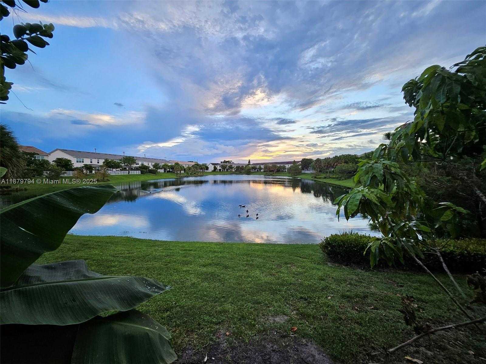 Small Image of 1422 SILK OAK DR, Hollywood Number 21