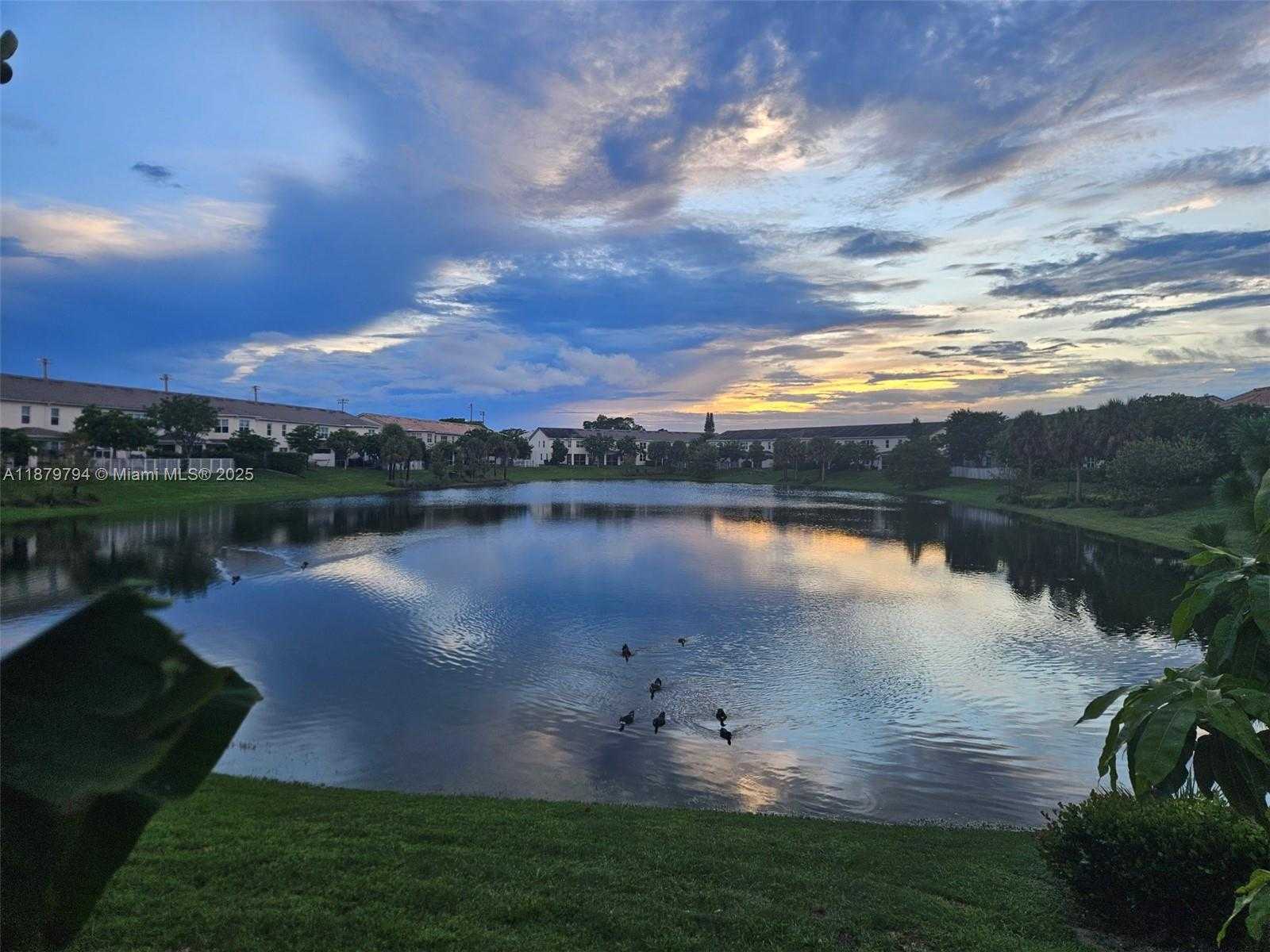 Small Image of 1422 SILK OAK DR, Hollywood Number 22