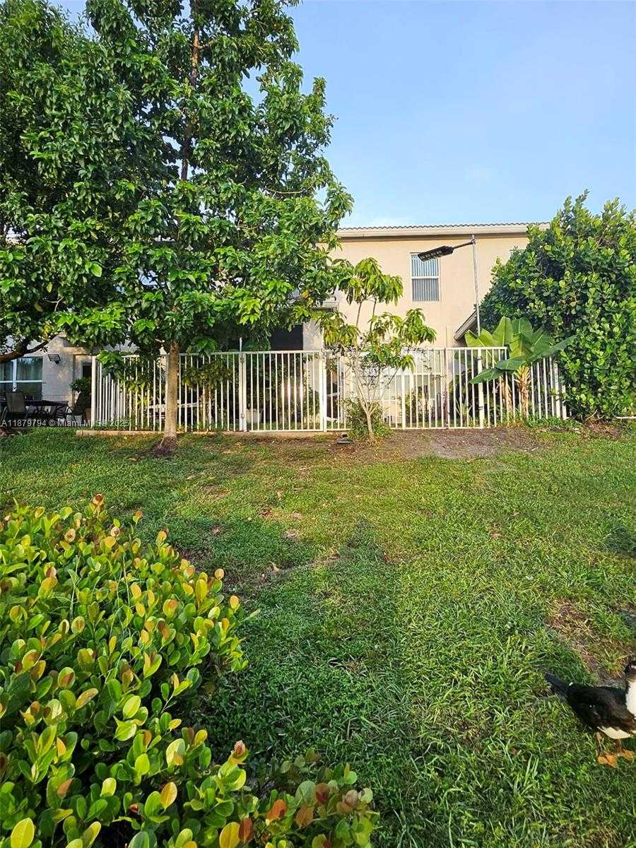 Small Image of 1422 SILK OAK DR, Hollywood Number 25