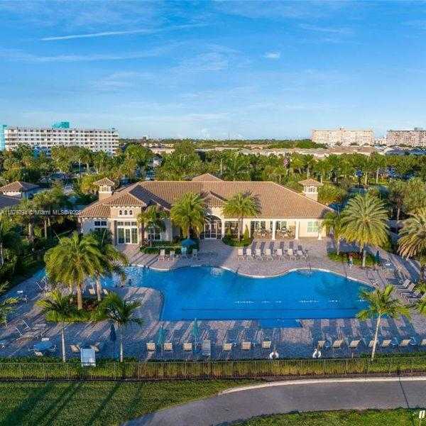 Small Image of 1422 SILK OAK DR, Hollywood Number 27