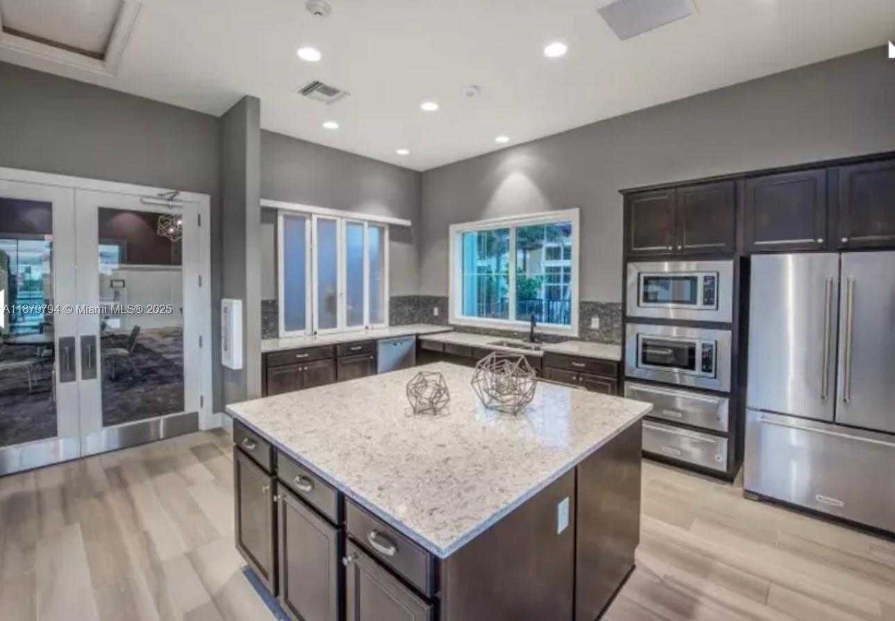 Small Image of 1422 SILK OAK DR, Hollywood Number 39