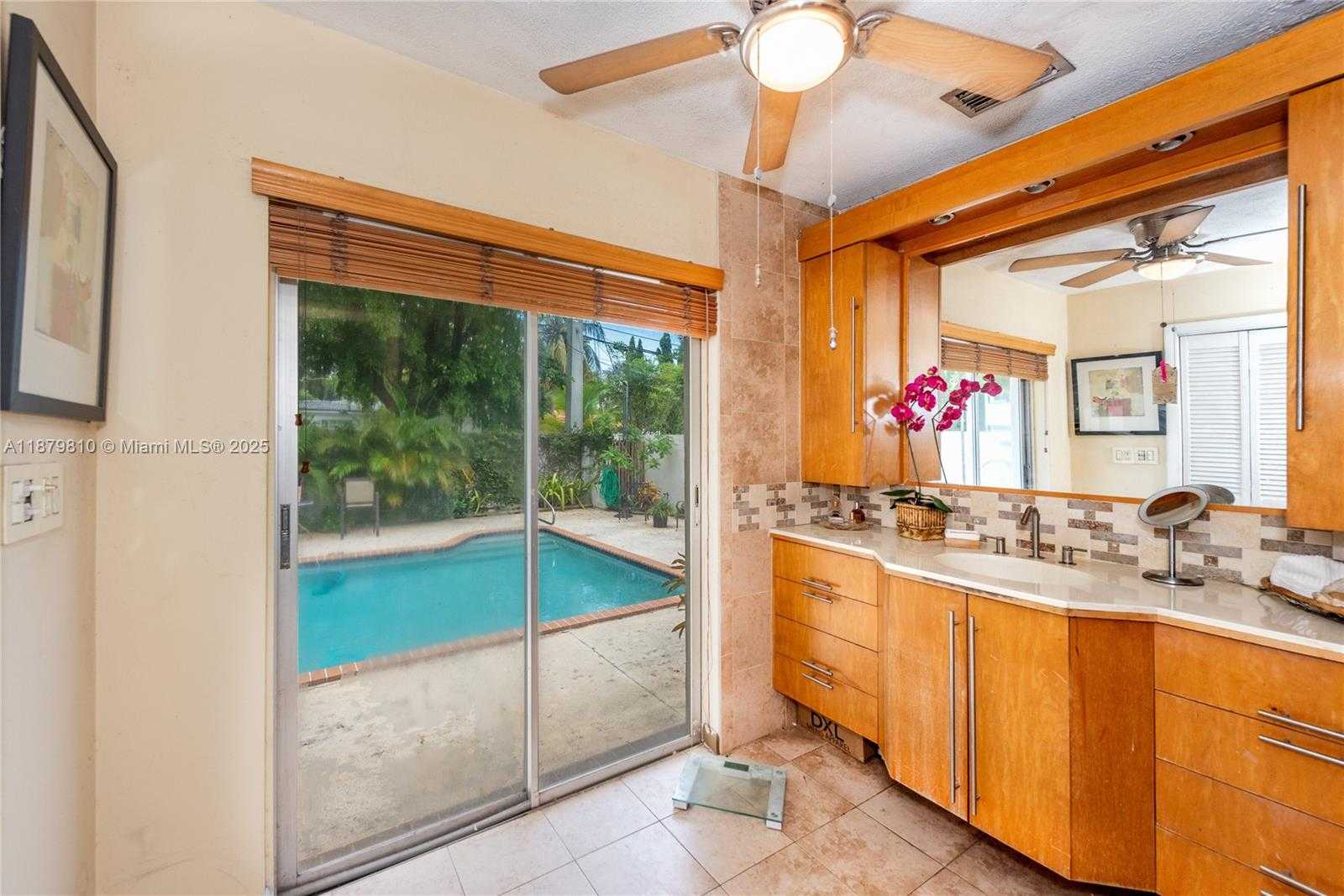 Small Image of 2920 SOUTH WEST 1ST AVE, Miami Number 12