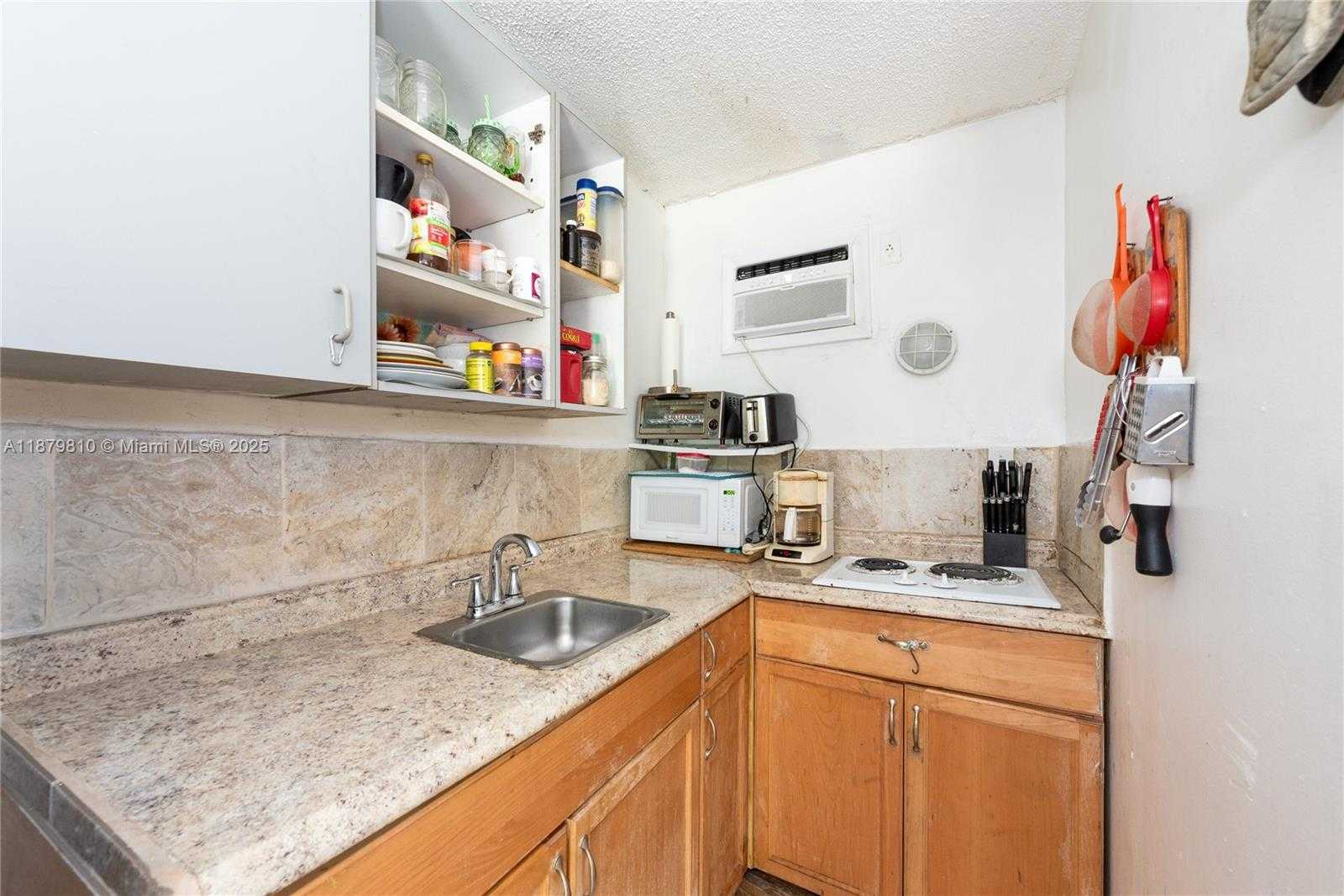 Small Image of 2920 SOUTH WEST 1ST AVE, Miami Number 18
