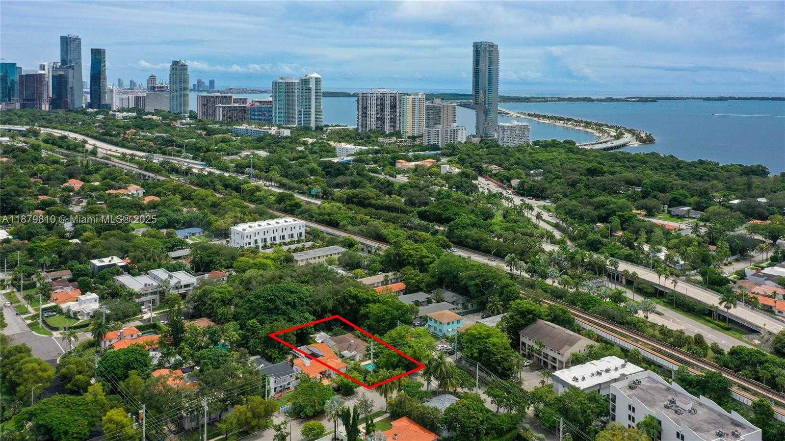 Small Image of 2920 SOUTH WEST 1ST AVE, Miami Number 27