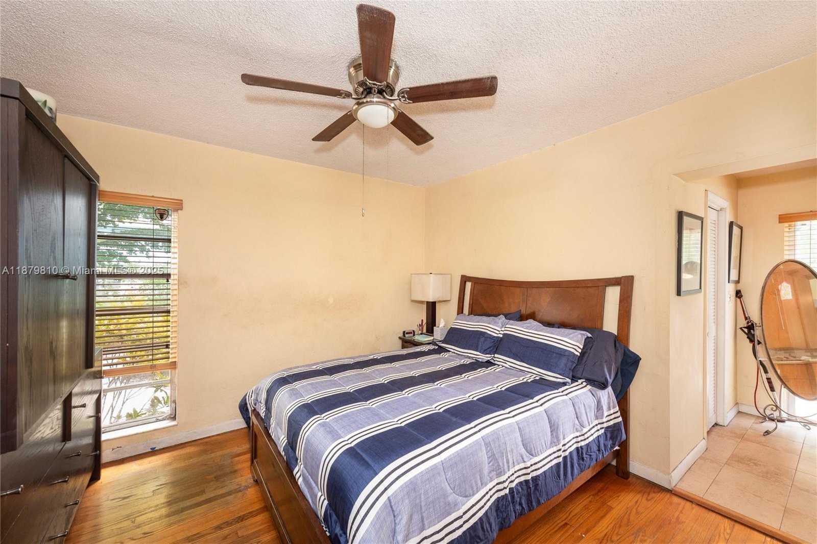 Small Image of 2920 SOUTH WEST 1ST AVE, Miami Number 9