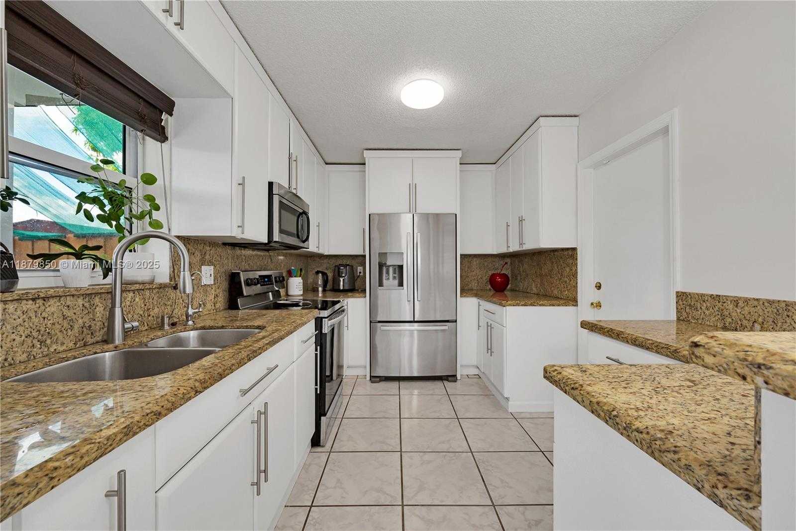 Small Image of 10340 SOUTH WEST 208TH LN, Cutler Bay Number 12