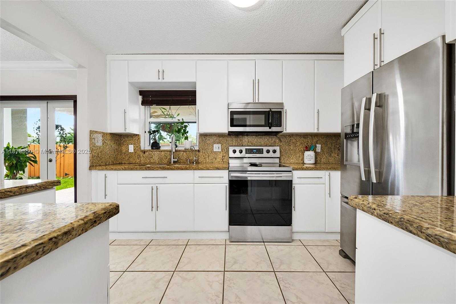Small Image of 10340 SOUTH WEST 208TH LN, Cutler Bay Number 13