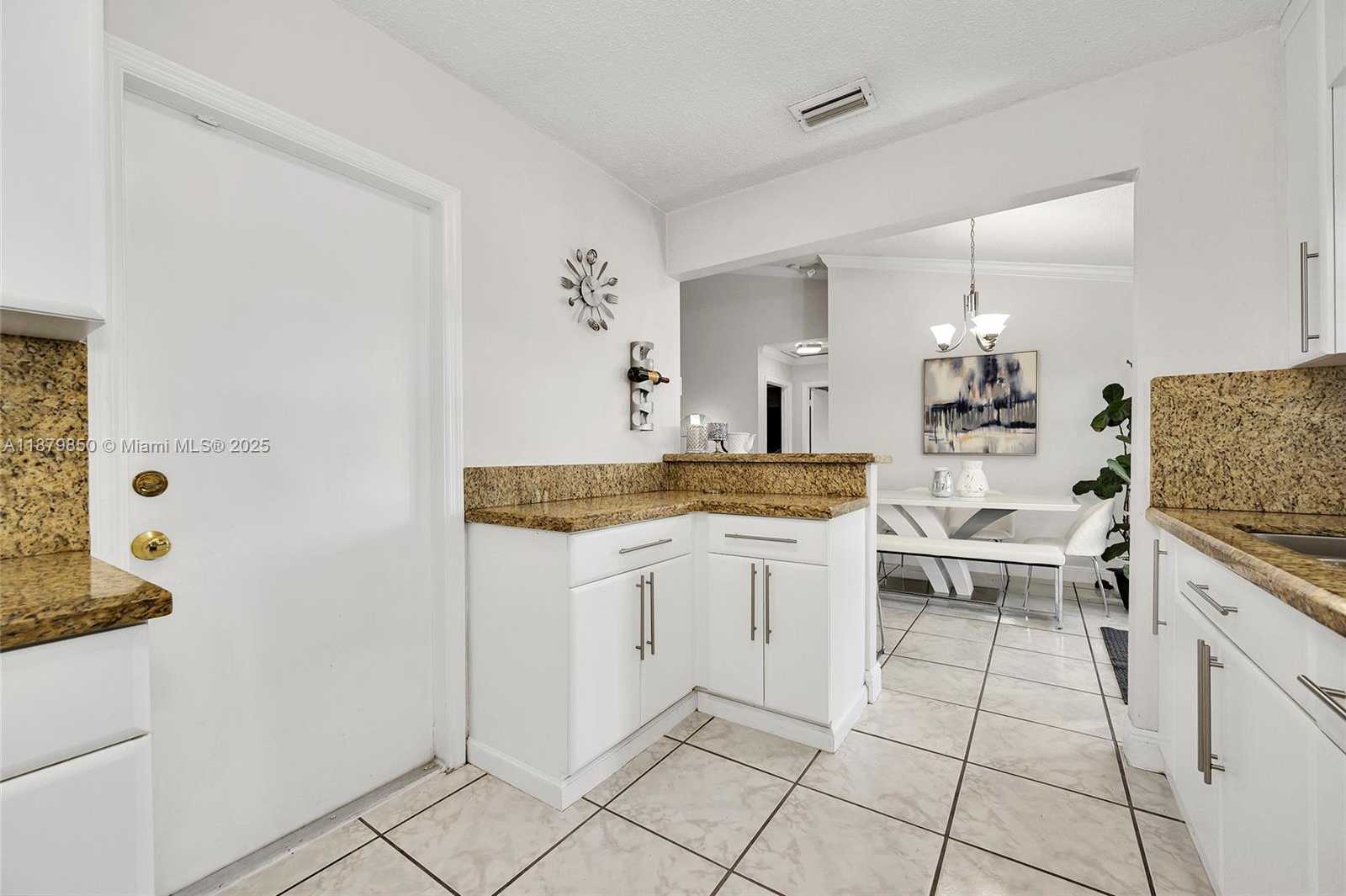 Small Image of 10340 SOUTH WEST 208TH LN, Cutler Bay Number 14