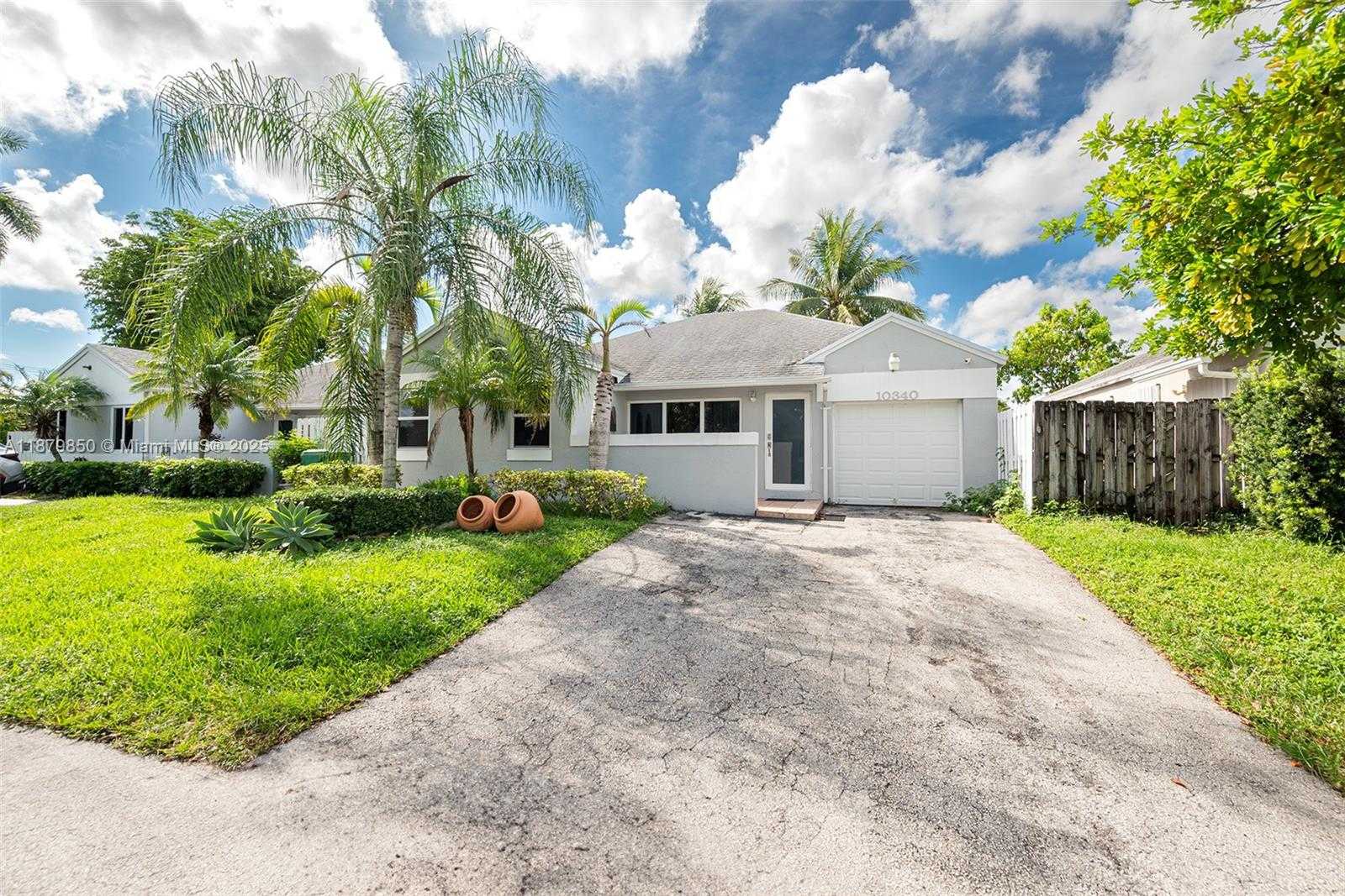 Small Image of 10340 SOUTH WEST 208TH LN, Cutler Bay Number 2