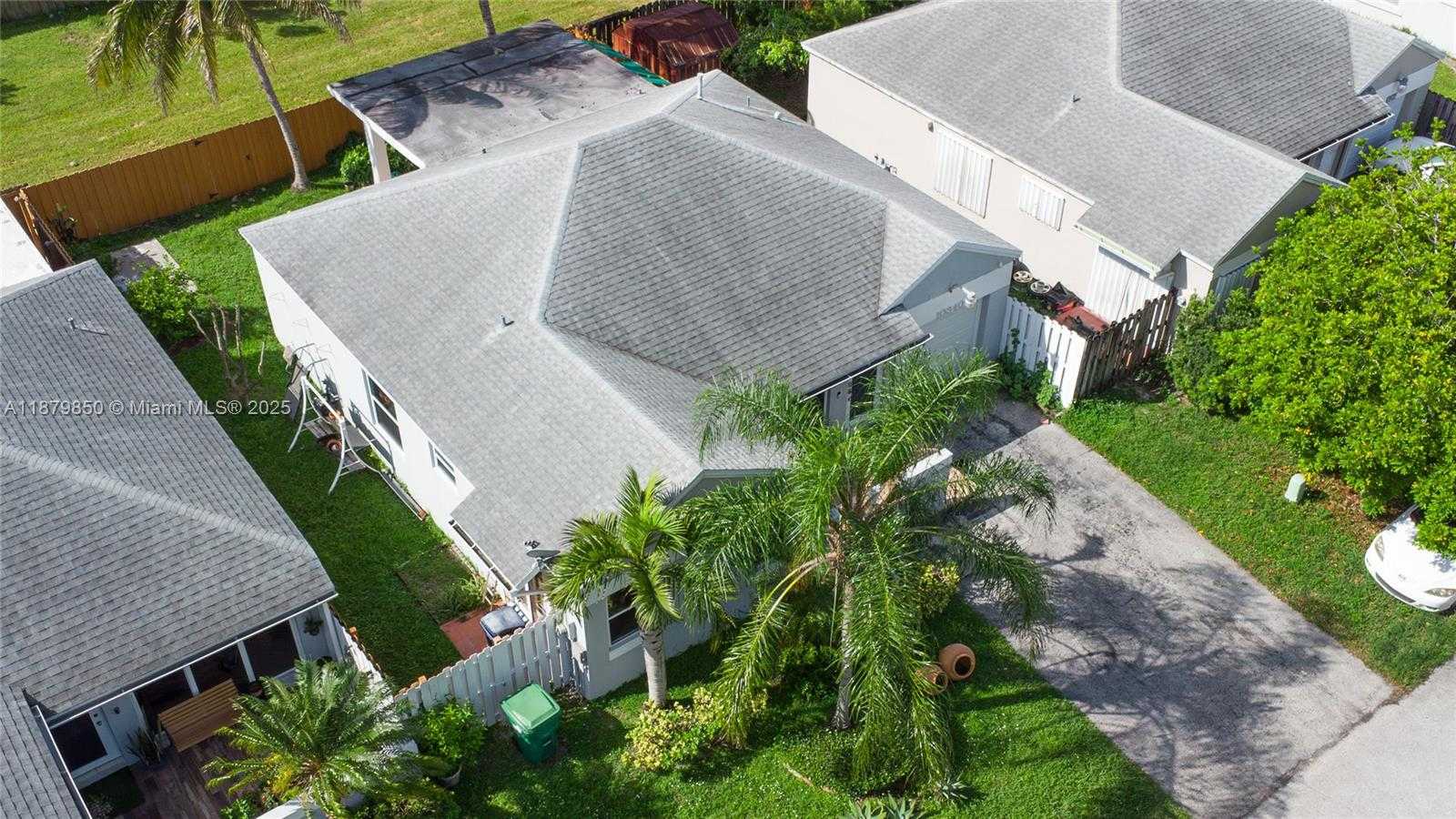 Small Image of 10340 SOUTH WEST 208TH LN, Cutler Bay Number 3
