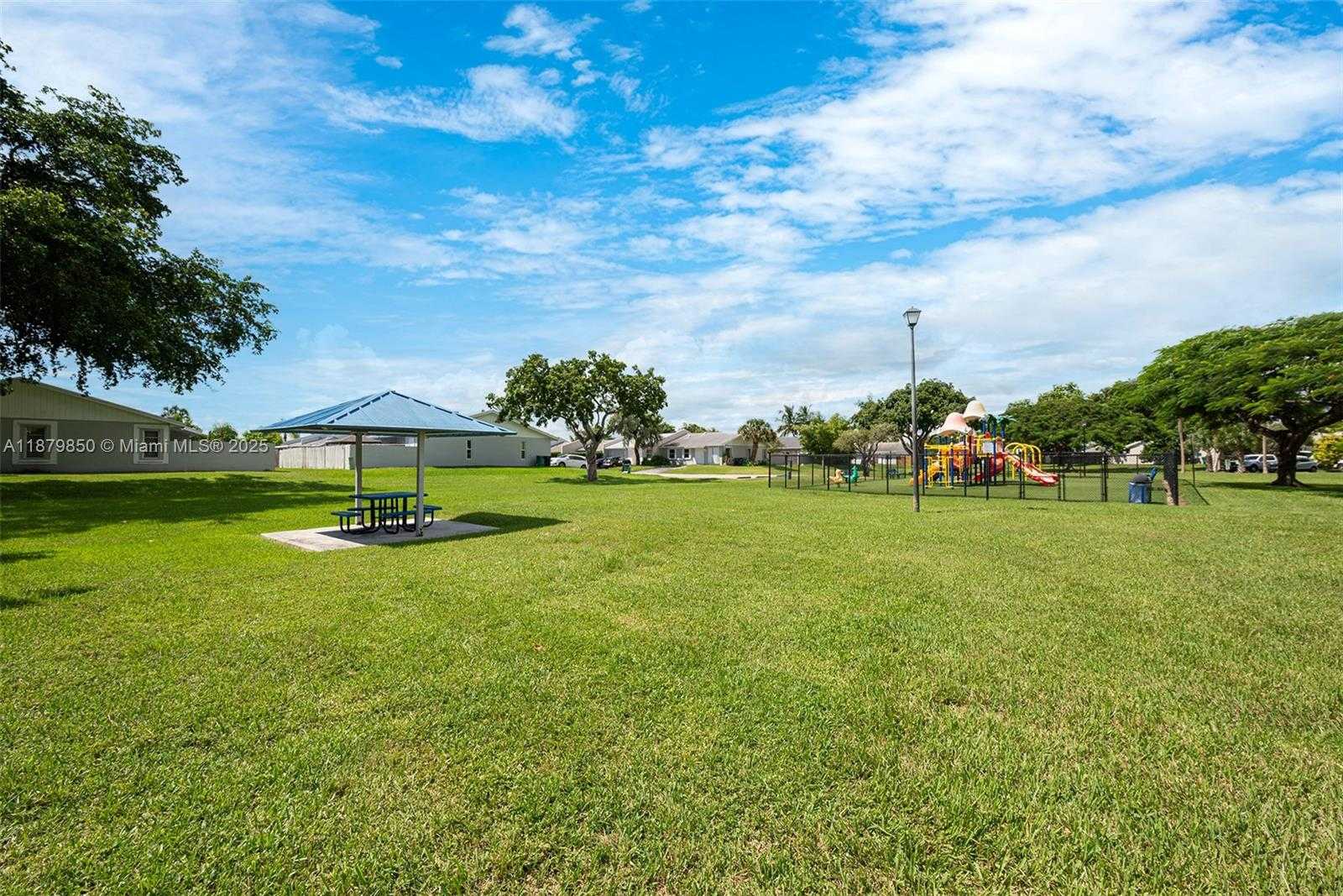 Small Image of 10340 SOUTH WEST 208TH LN, Cutler Bay Number 35