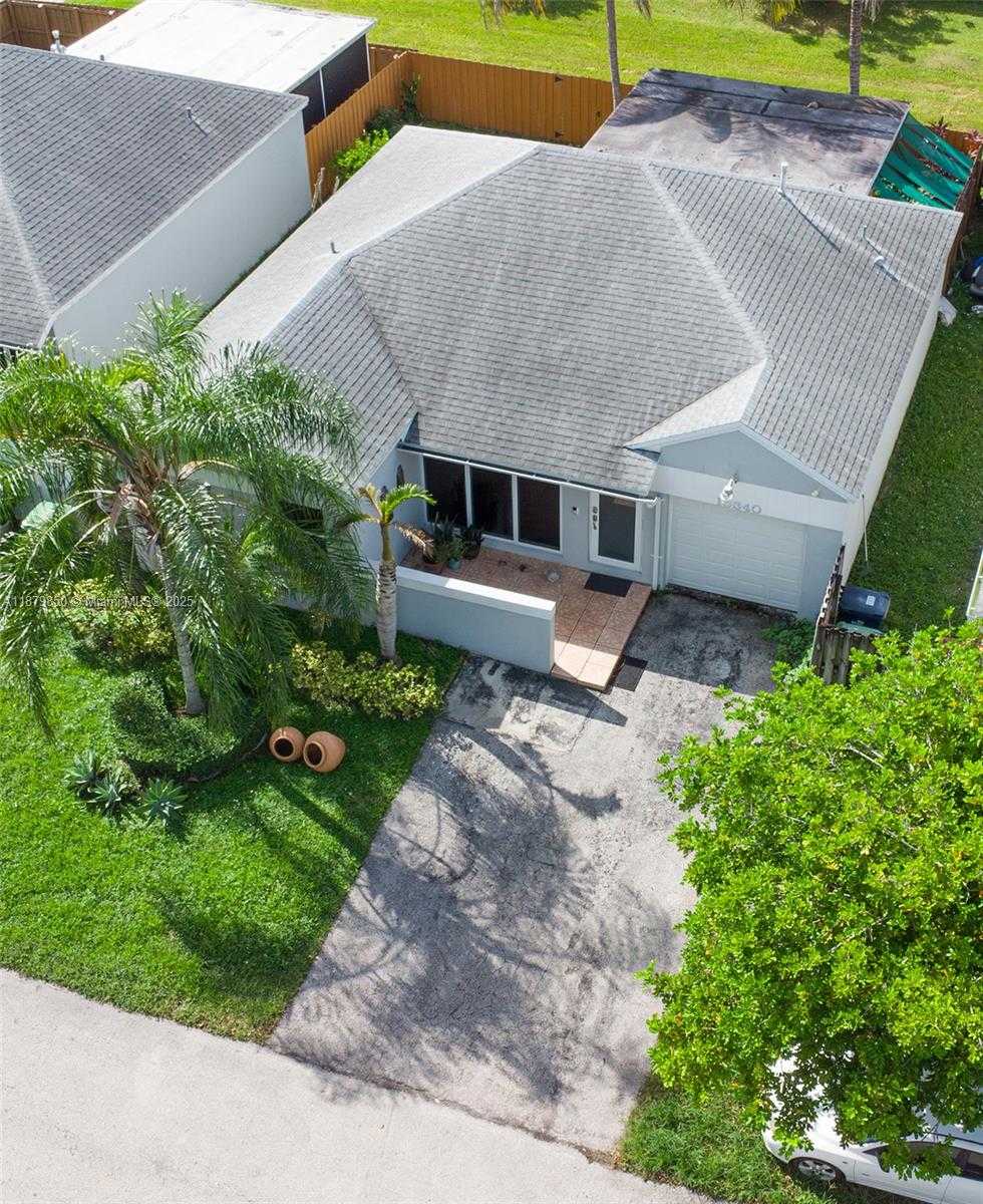 Small Image of 10340 SOUTH WEST 208TH LN, Cutler Bay Number 4