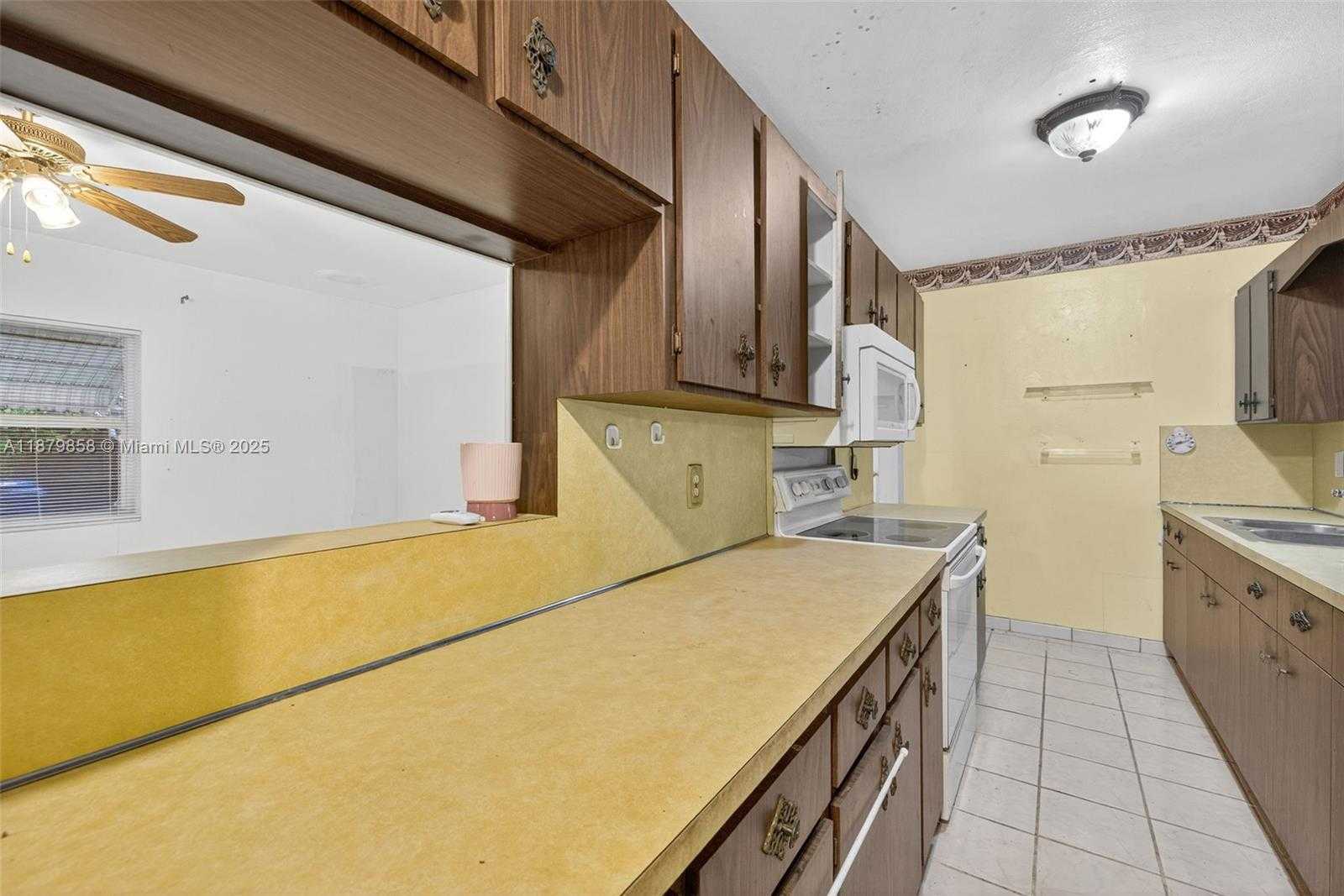 Small Image of 1460 NORTH EAST 173RD ST, North Miami Beach Number 10