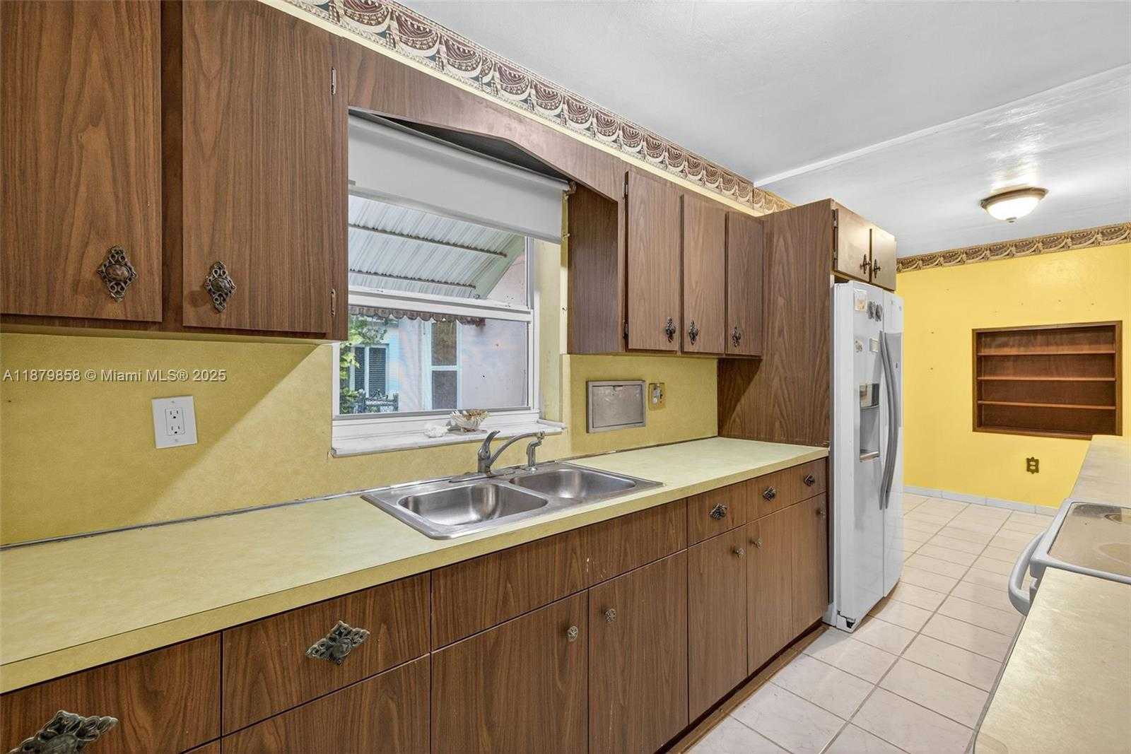 Small Image of 1460 NORTH EAST 173RD ST, North Miami Beach Number 13