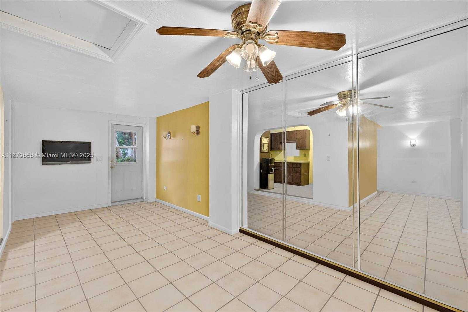 Small Image of 1460 NORTH EAST 173RD ST, North Miami Beach Number 15