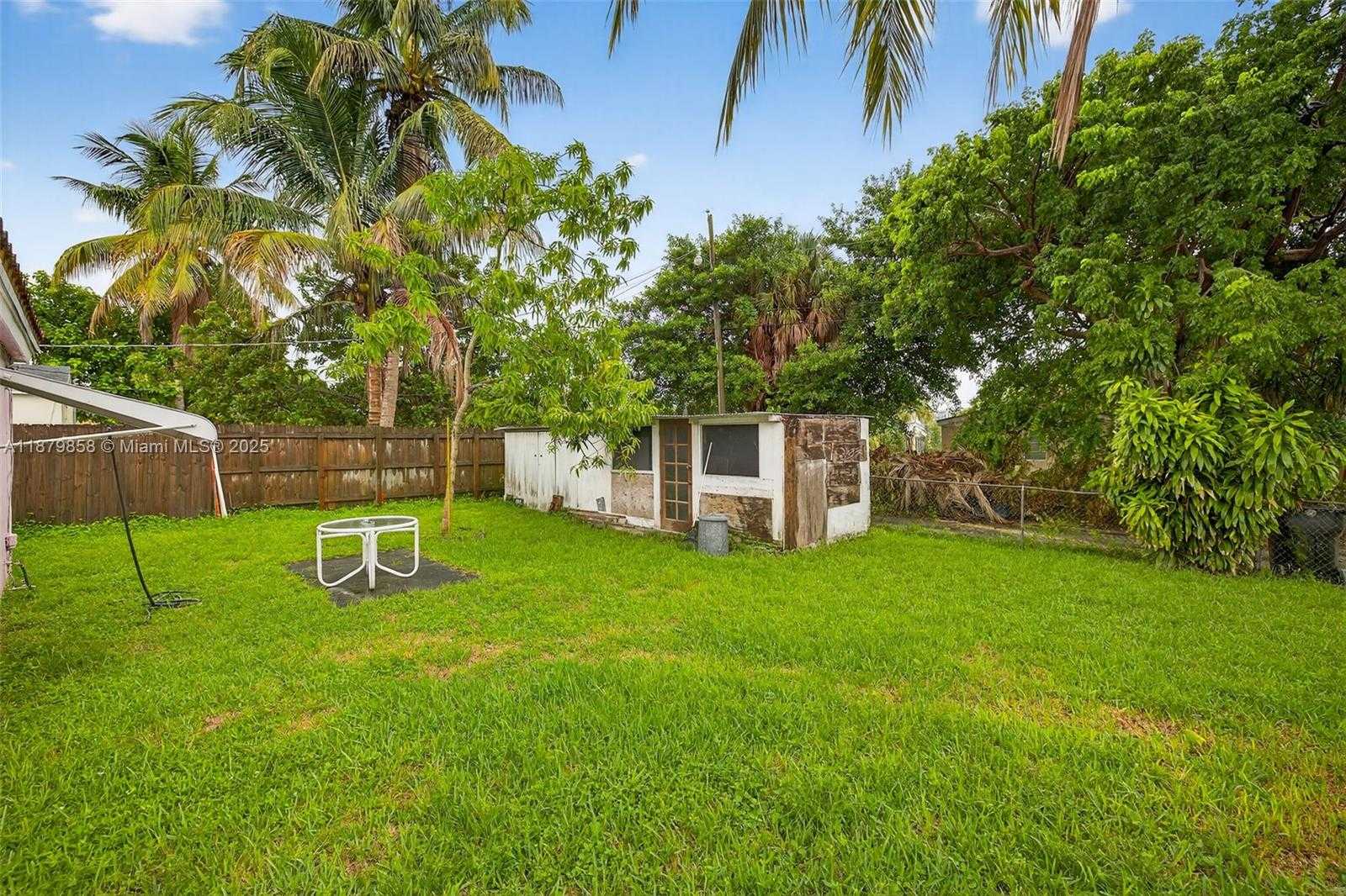 Small Image of 1460 NORTH EAST 173RD ST, North Miami Beach Number 24