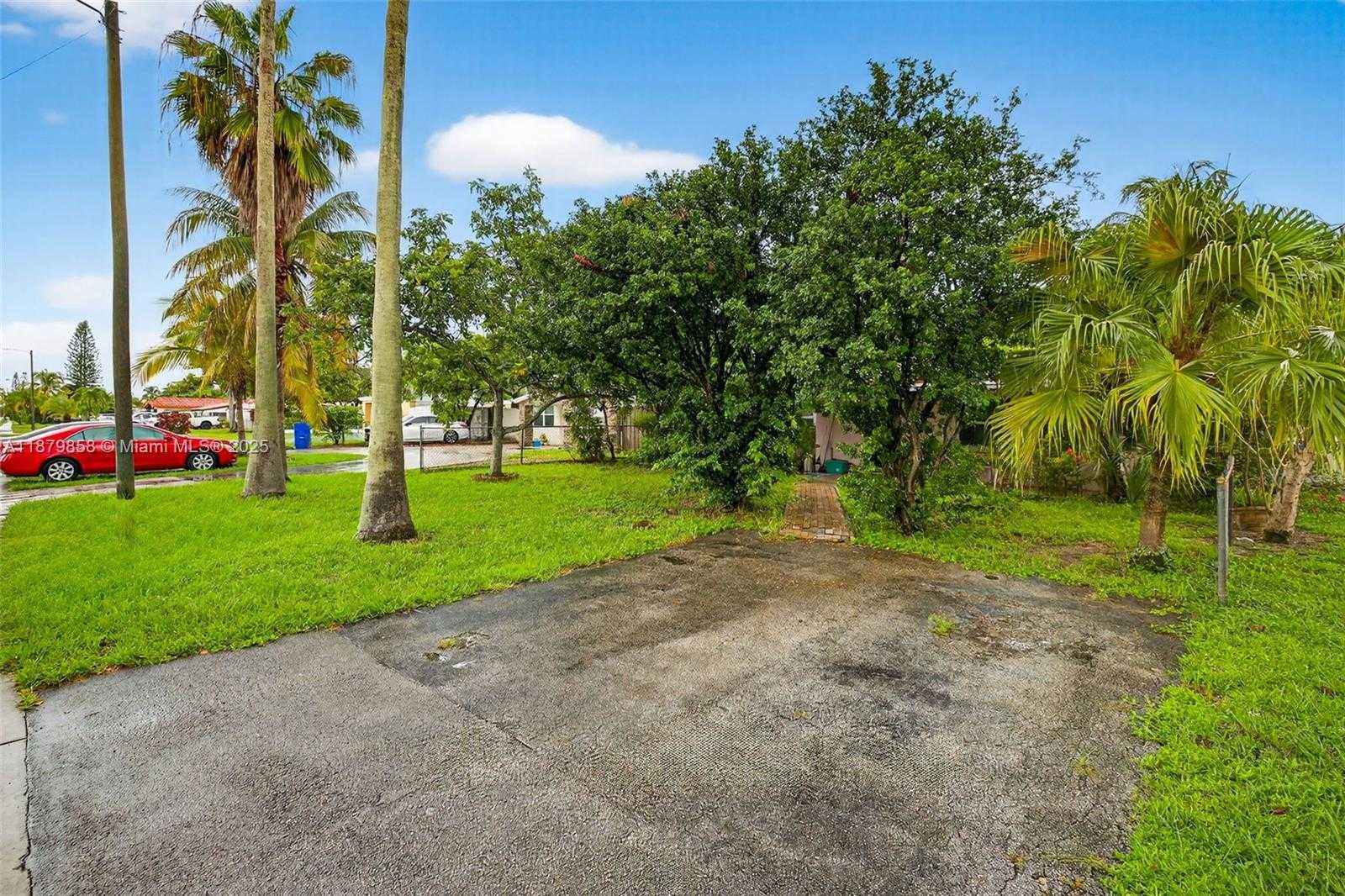 Small Image of 1460 NORTH EAST 173RD ST, North Miami Beach Number 28