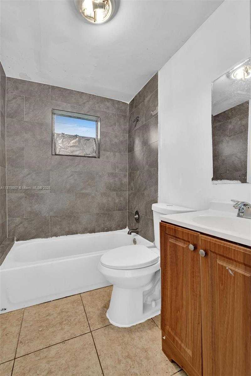 Small Image of 2800 NORTH WEST 6TH CT, Fort Lauderdale Number 14