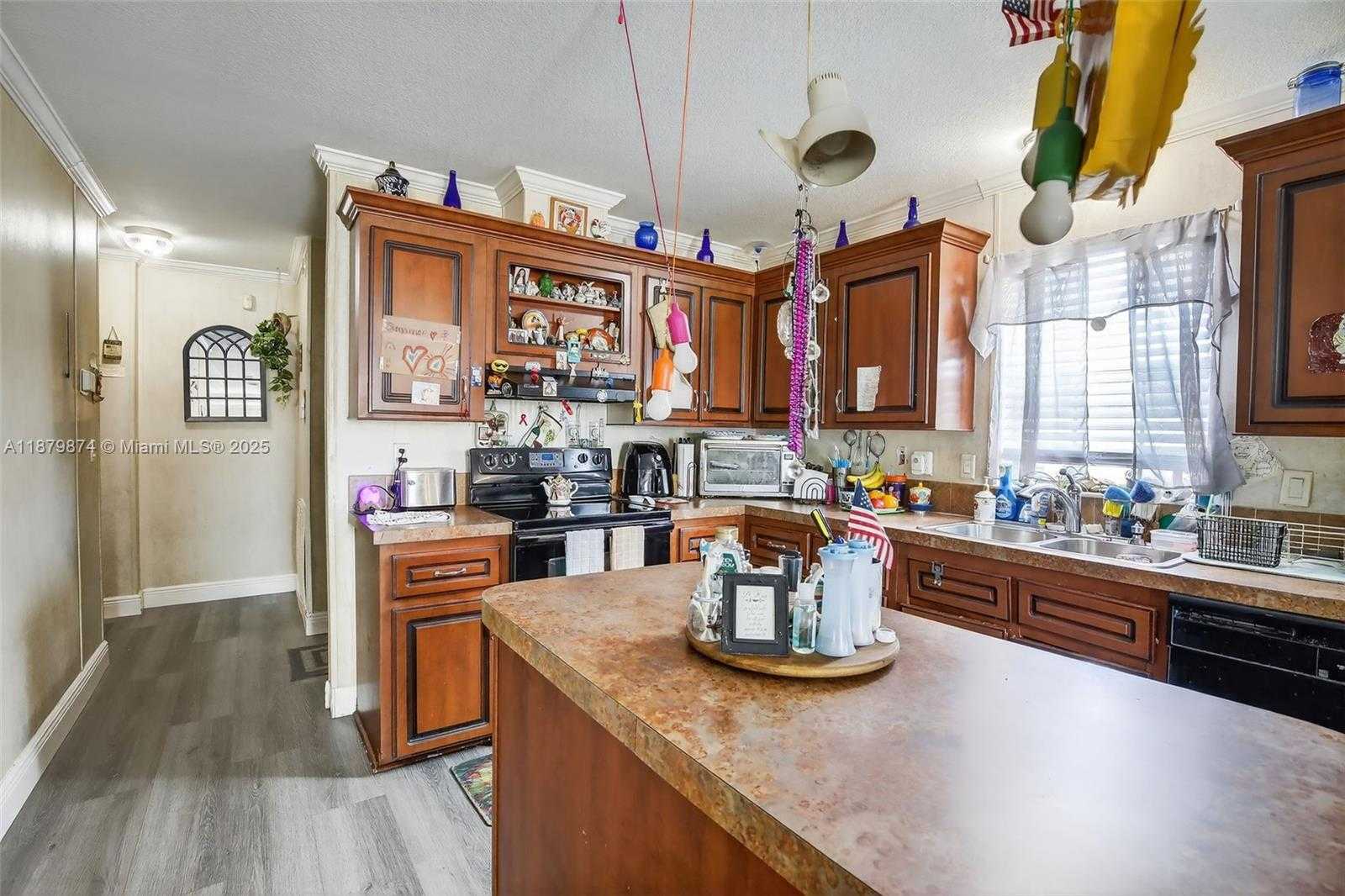 Small Image of 21651 NORTH WEST 3RD ST, Pembroke Pines Number 10